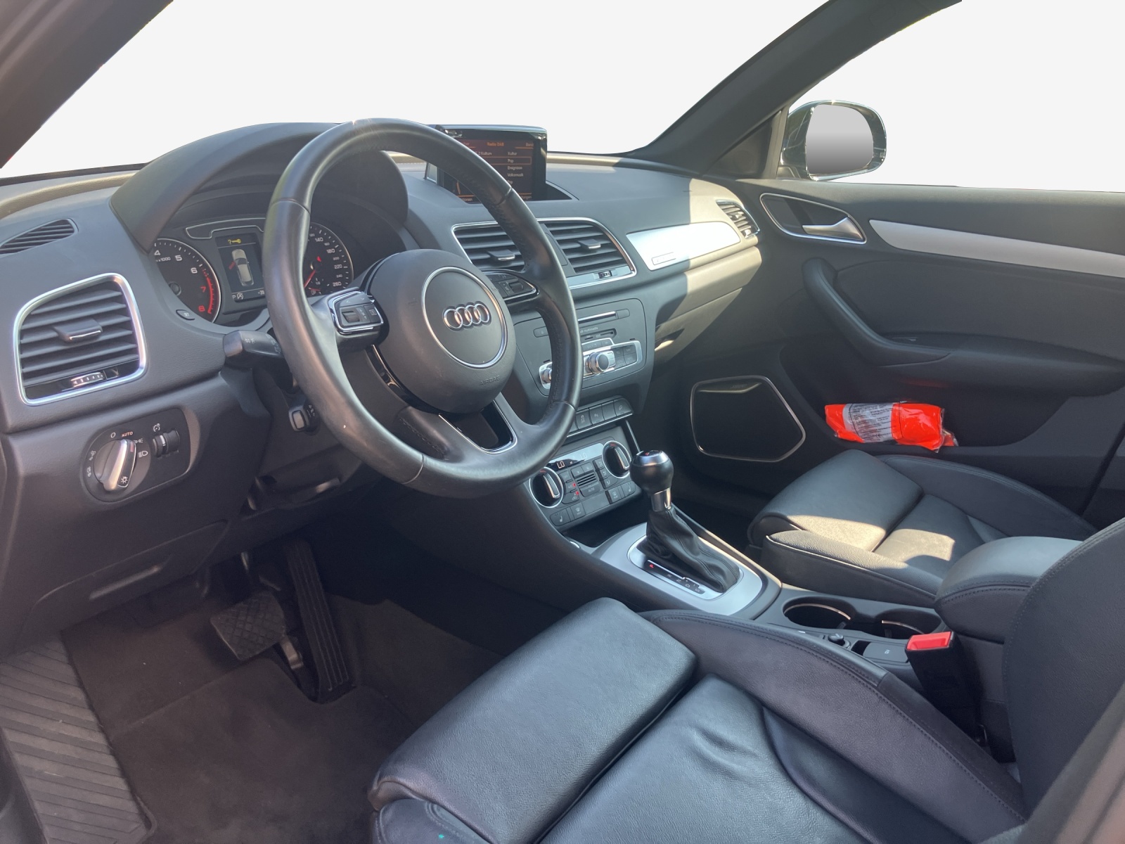 AUDI Q3 2.0 TFSI sport quattro S-tronic-image-8