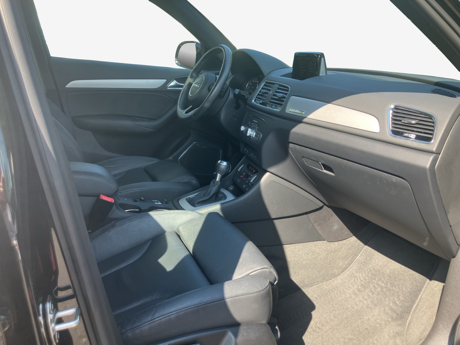 AUDI Q3 2.0 TFSI sport quattro S-tronic-image-14
