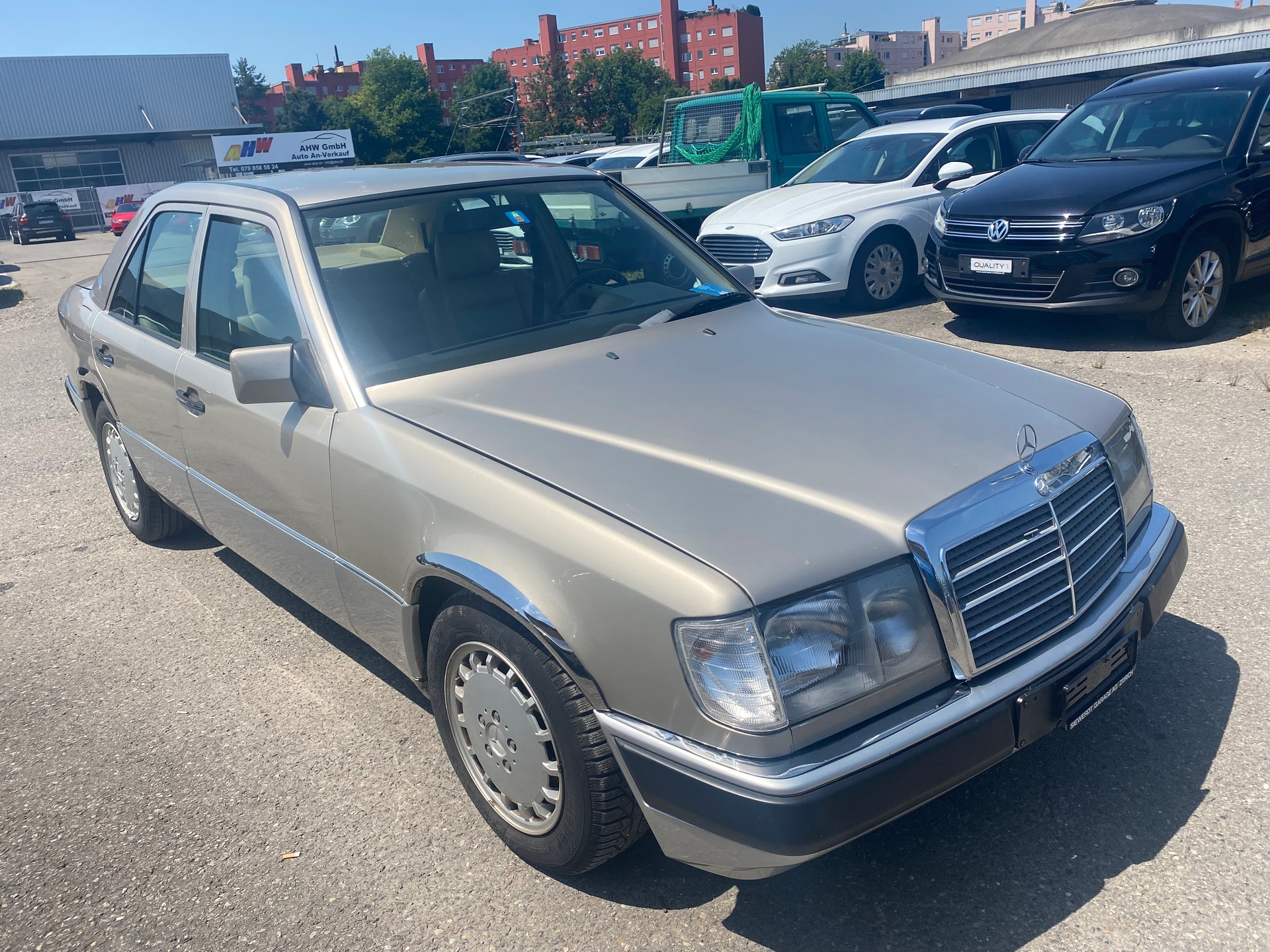 MERCEDES-BENZ 300 D Automatic-image-1