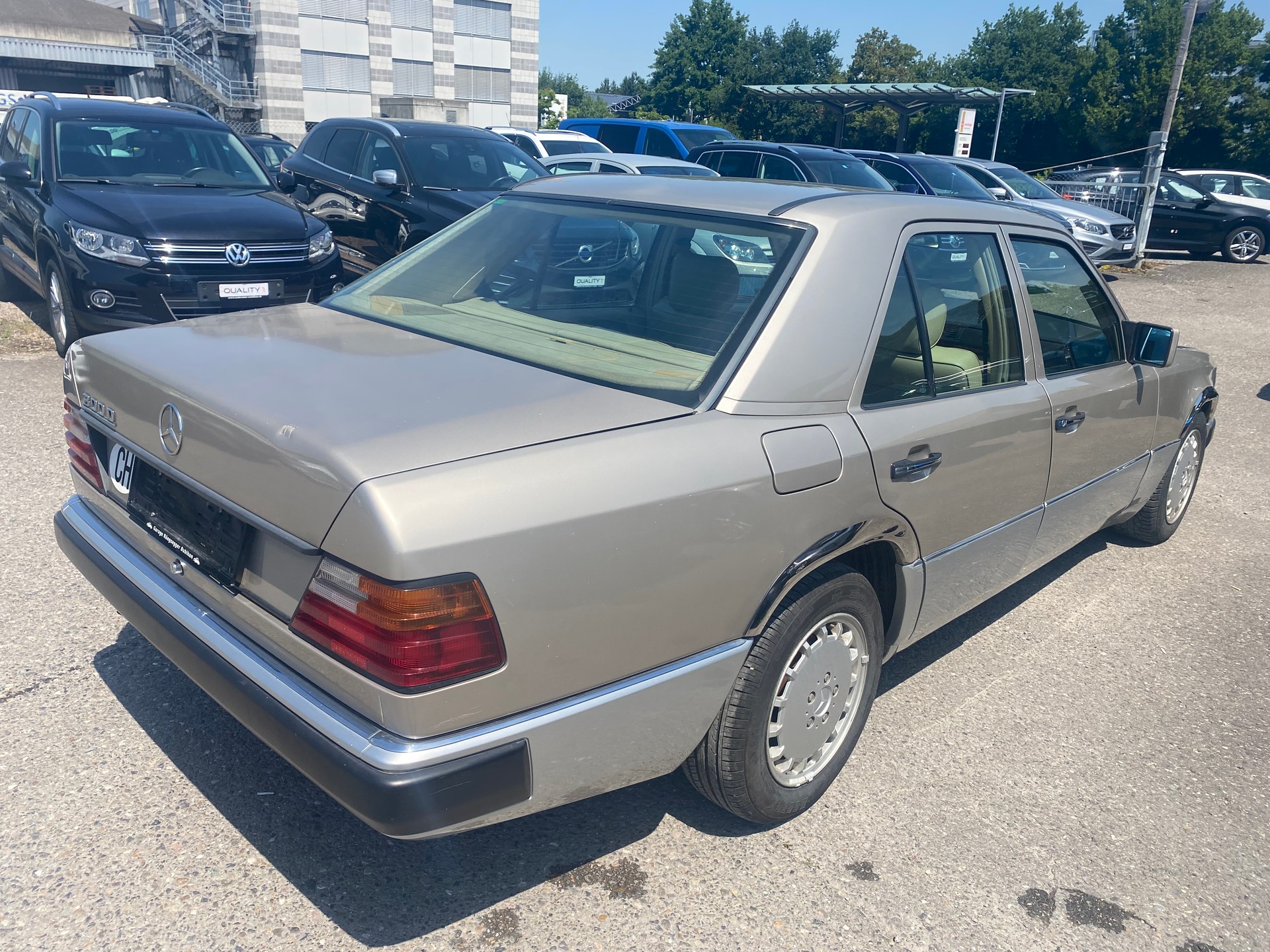 MERCEDES-BENZ 300 D Automatic-image-4