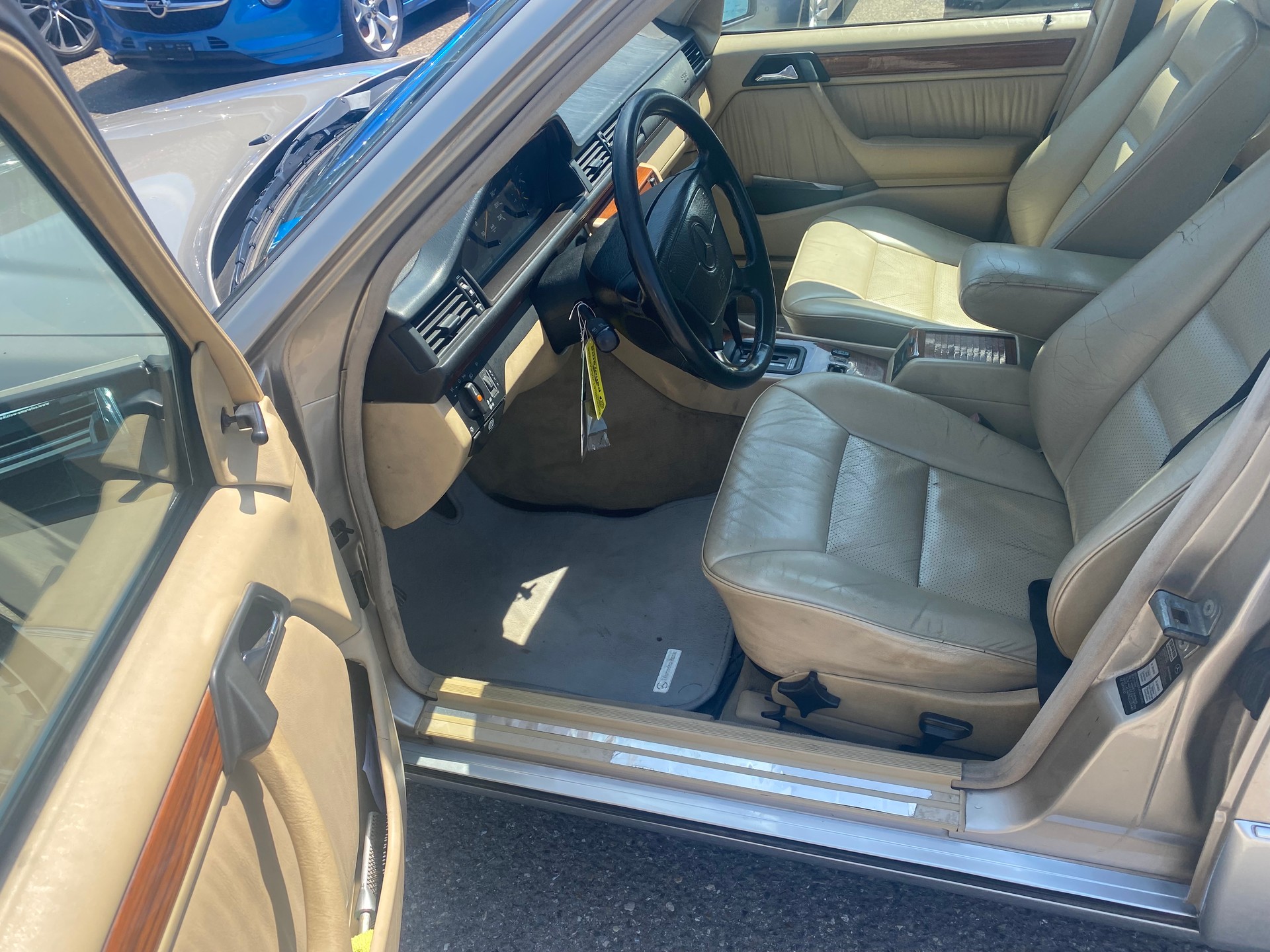 MERCEDES-BENZ 300 D Automatic-image-6