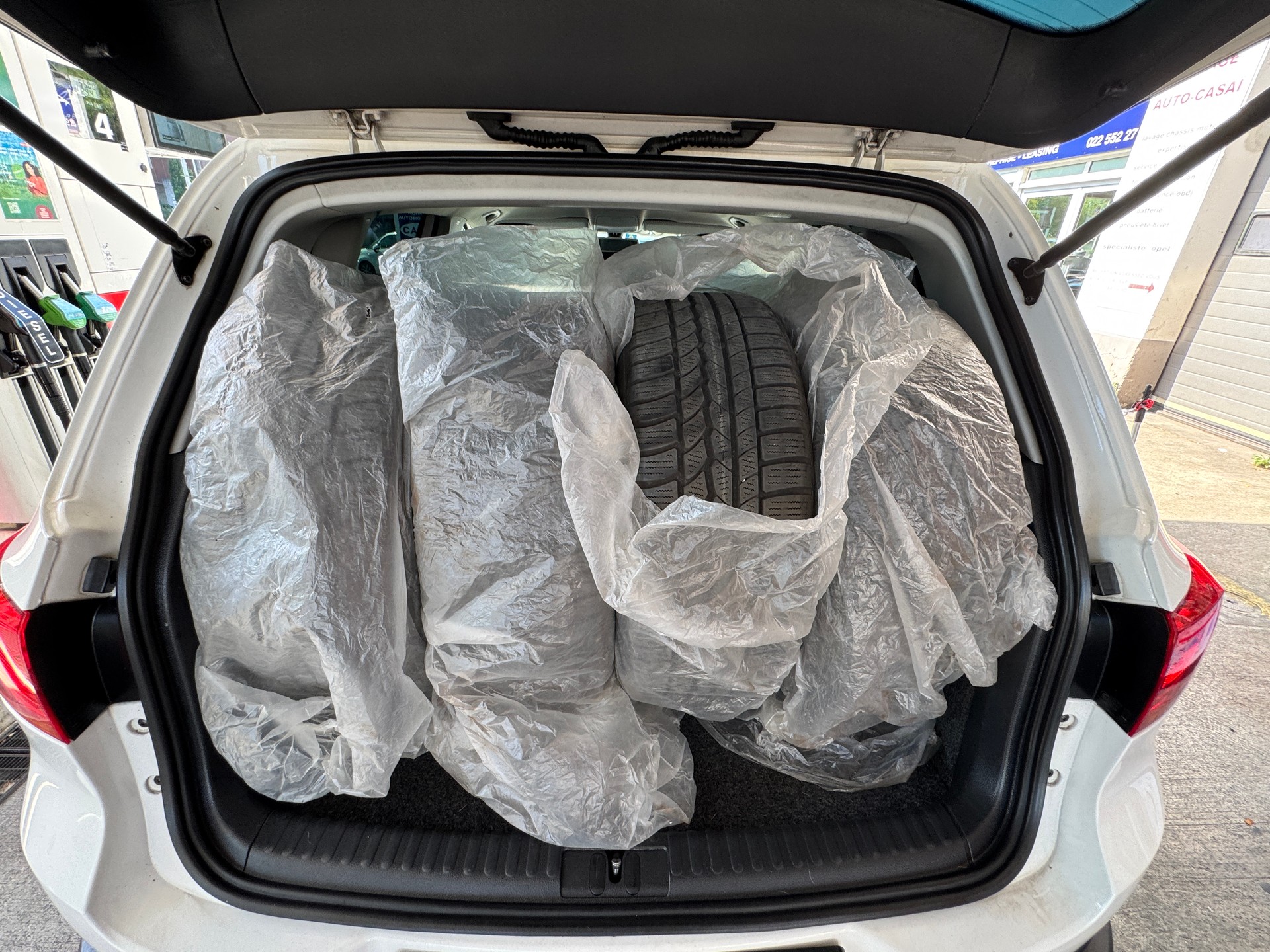 VW Tiguan 2.0 TSI Sport&Style 4Motion DSG-image-15