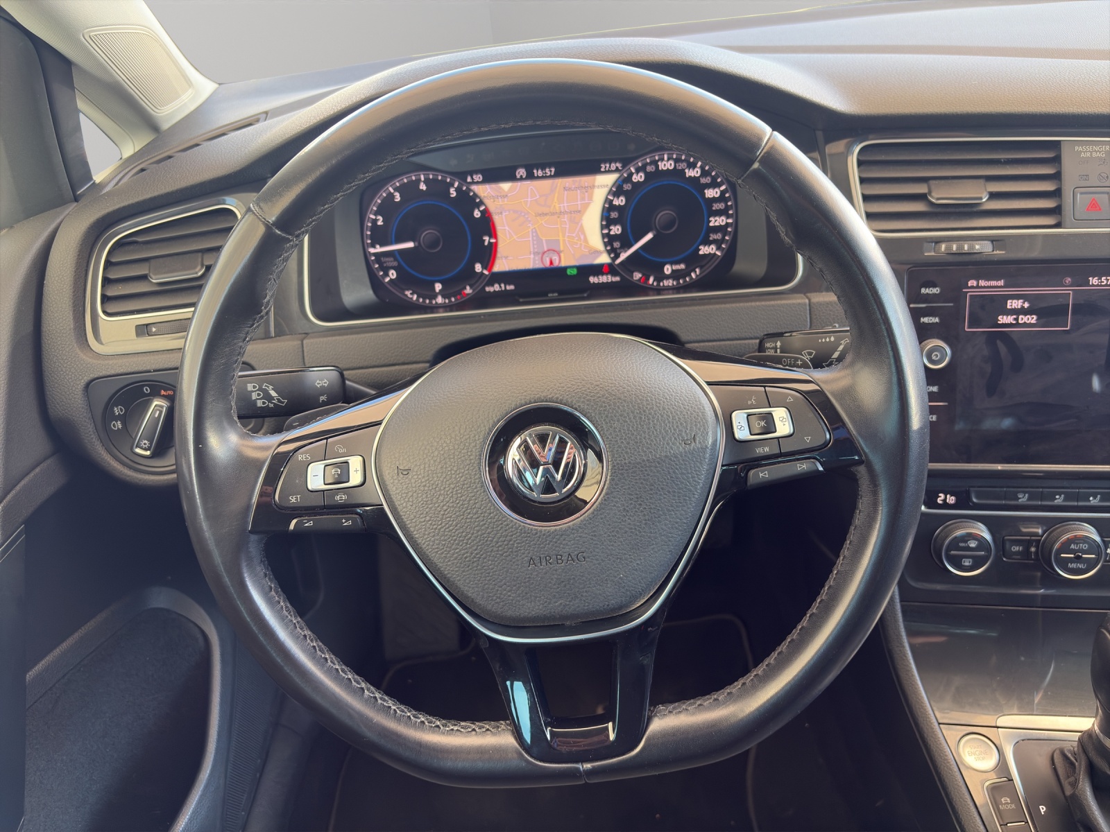 VW Golf 1.5 TSI EVO Comfortline DSG-image-12