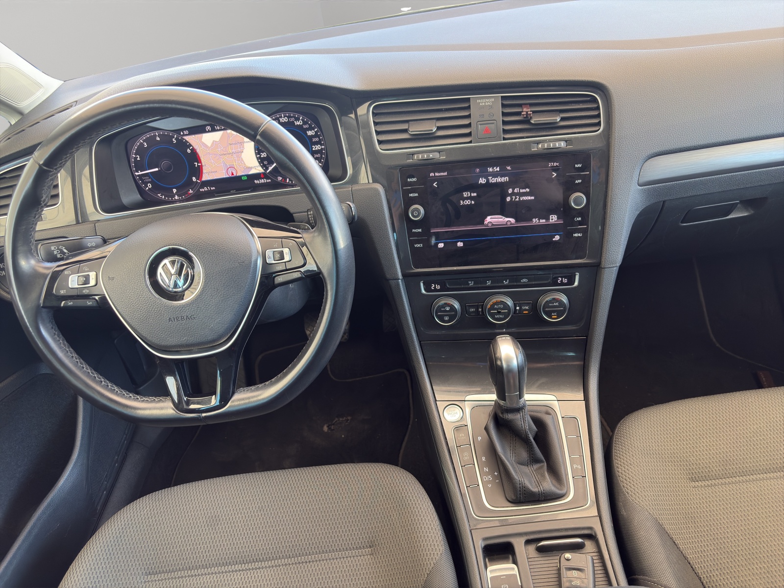 VW Golf 1.5 TSI EVO Comfortline DSG-image-8
