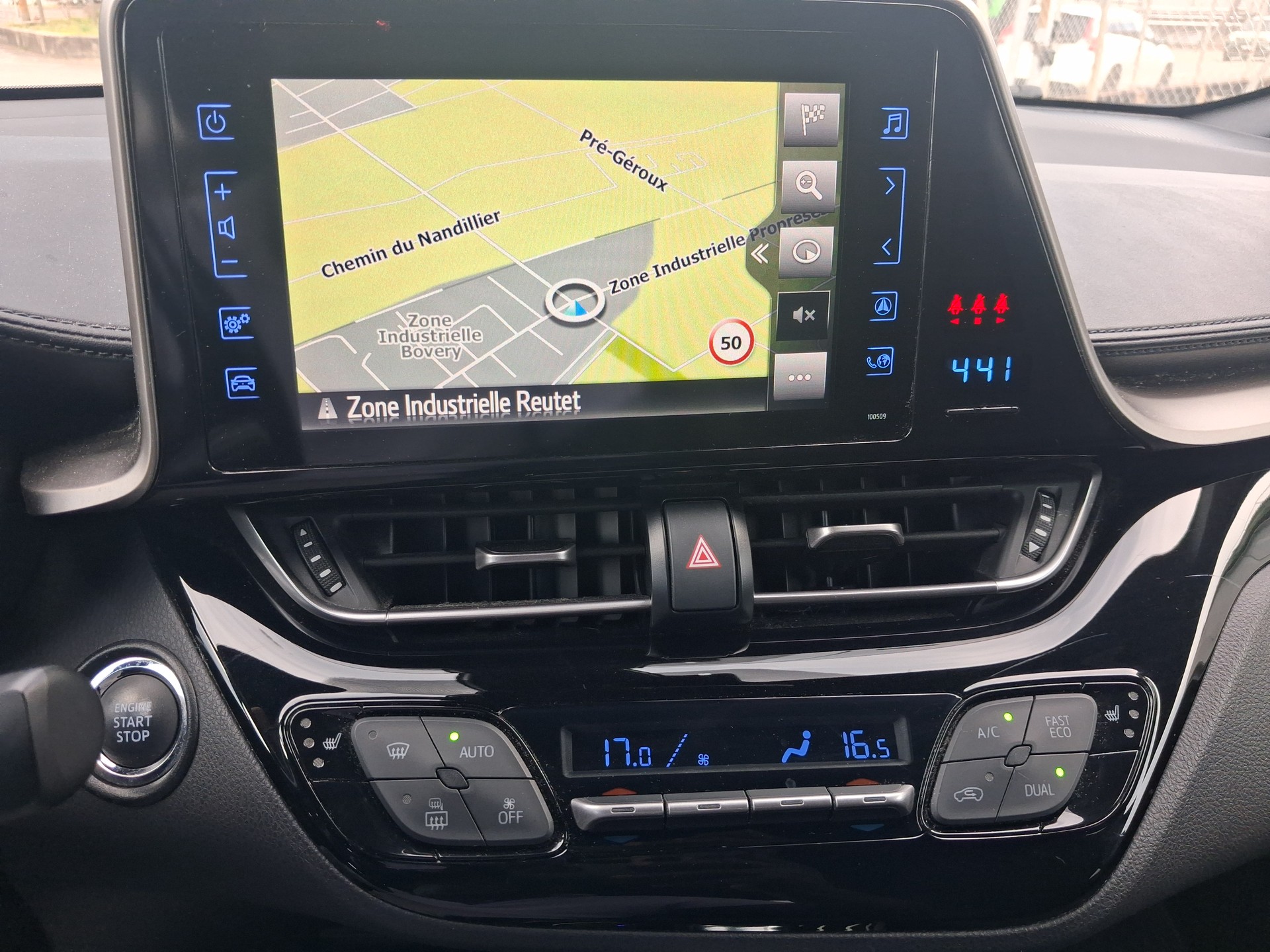 TOYOTA C-HR 1.2 Turbo Trend 4WD Multidrive S-image-9