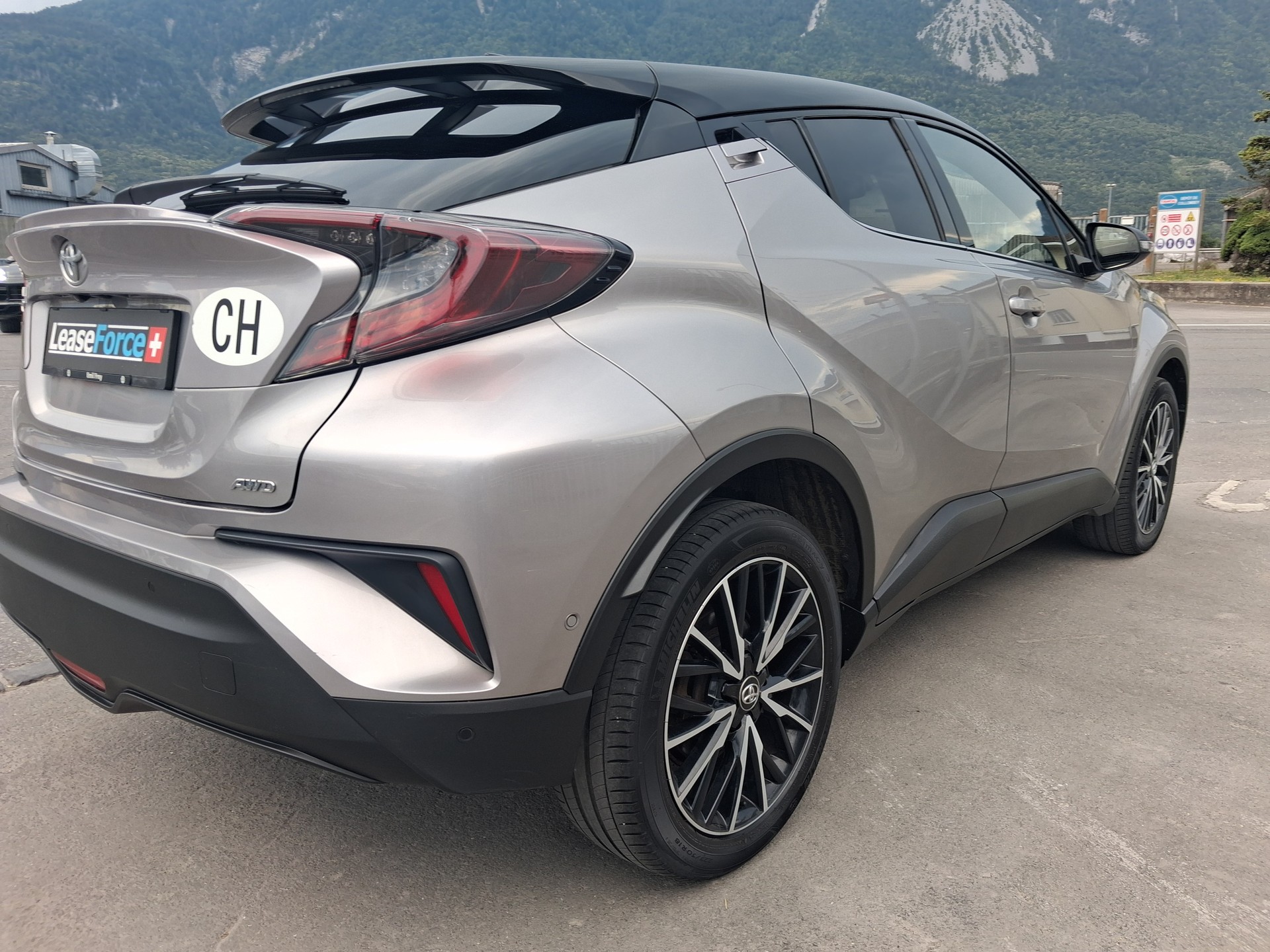 TOYOTA C-HR 1.2 Turbo Trend 4WD Multidrive S-image-3