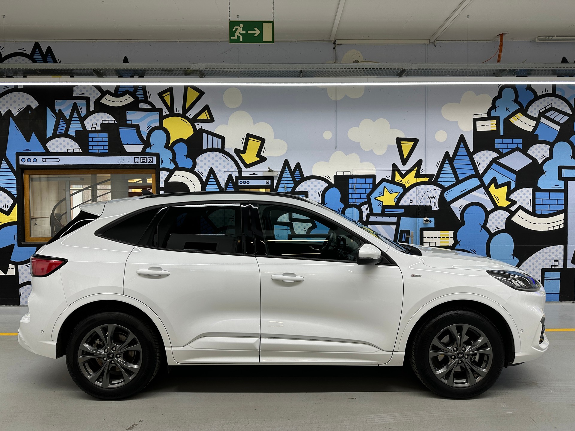 FORD Kuga 2.5 FHEV ST-Line X 4WD-image-2