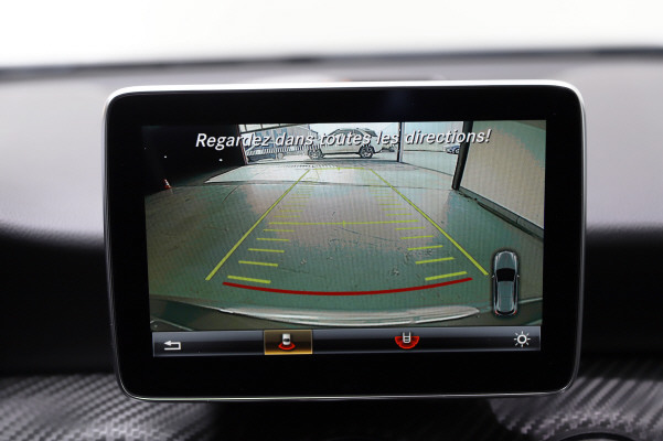 MERCEDES-BENZ A 45 AMG 4Matic-image-13