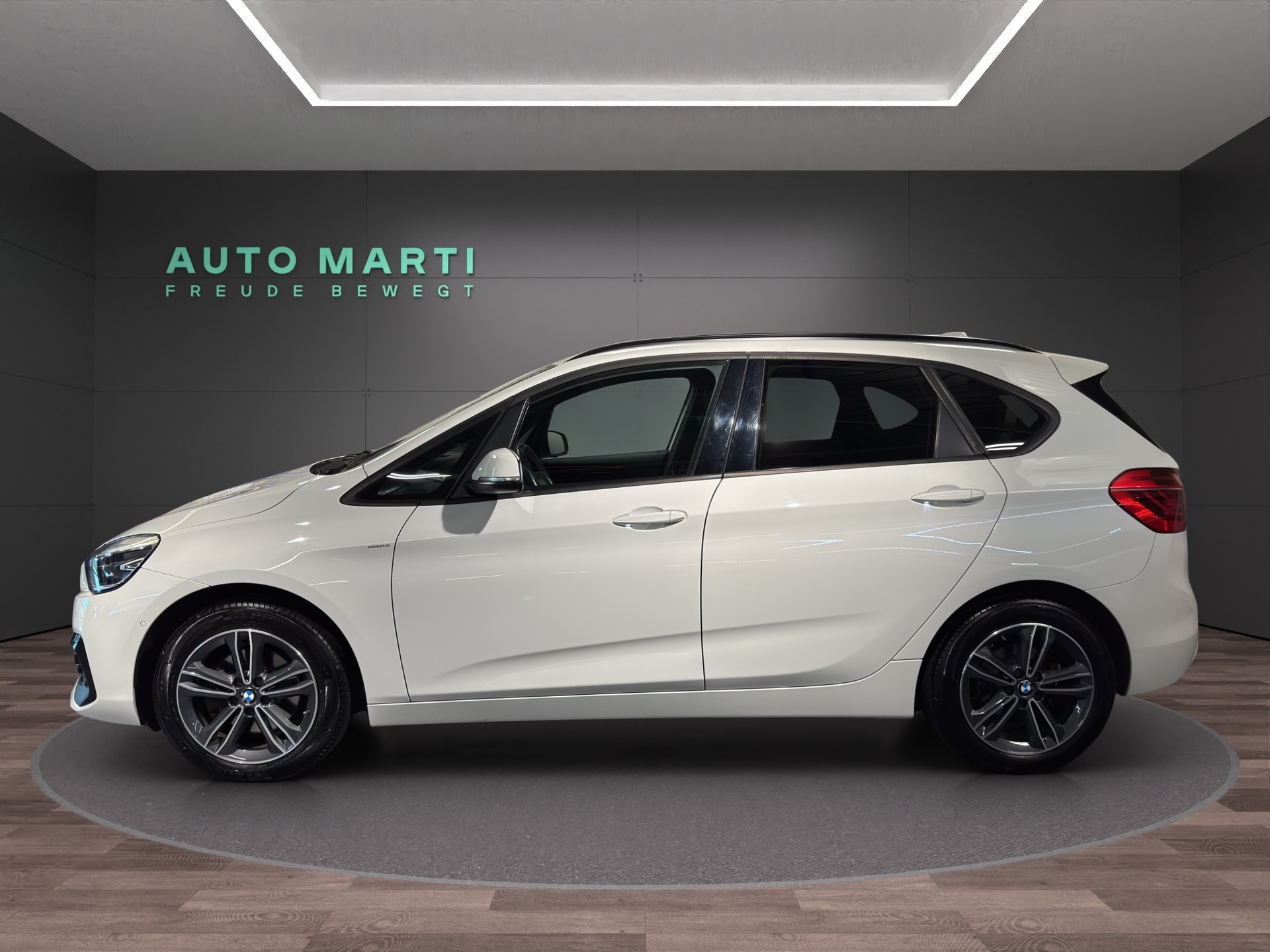 BMW 218d xDrive Active Tourer Sport Line-image-1