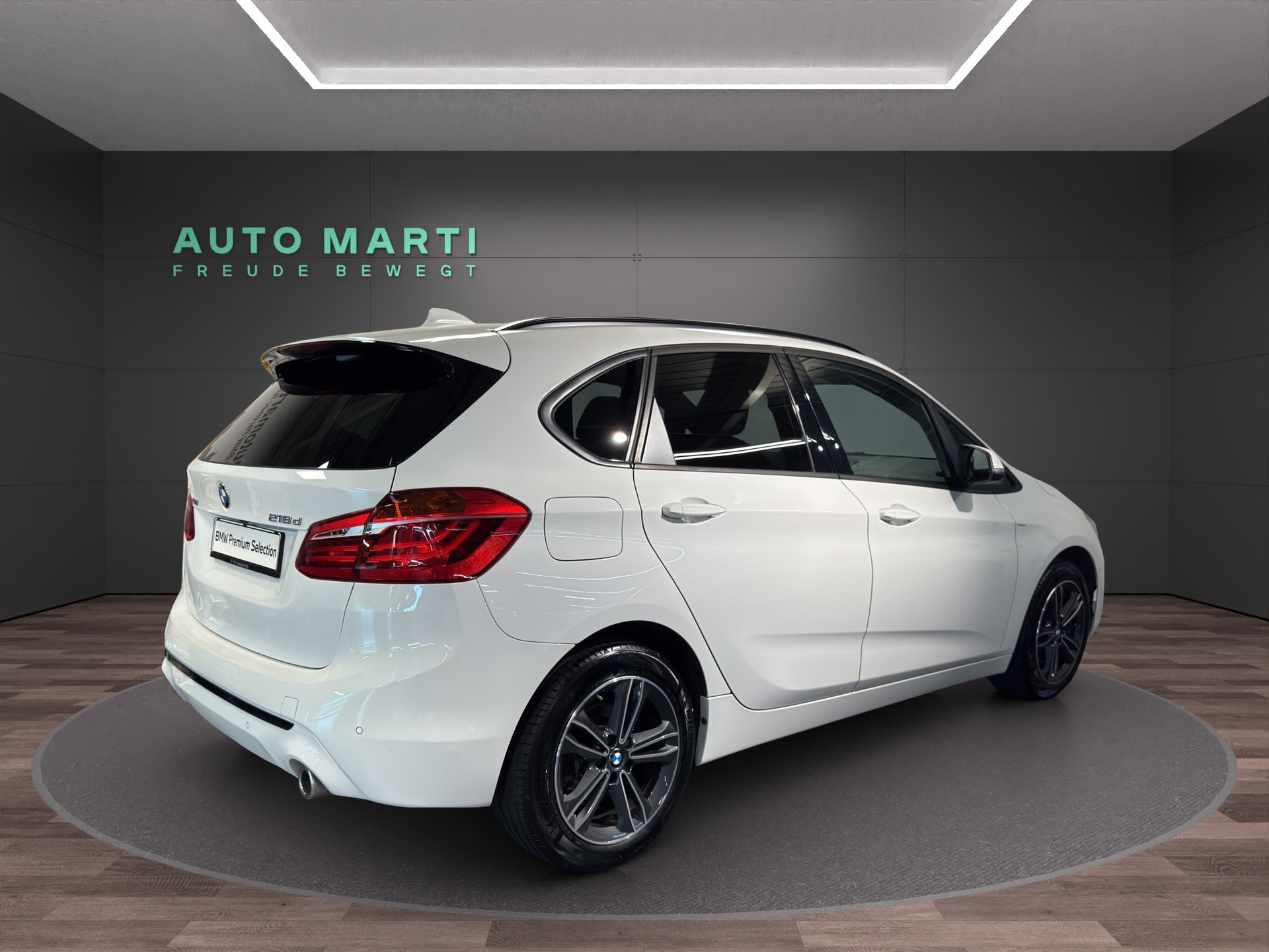 BMW 218d xDrive Active Tourer Sport Line-image-3
