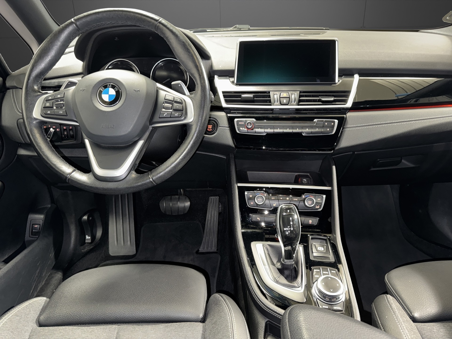 BMW 218d xDrive Active Tourer Sport Line-image-19