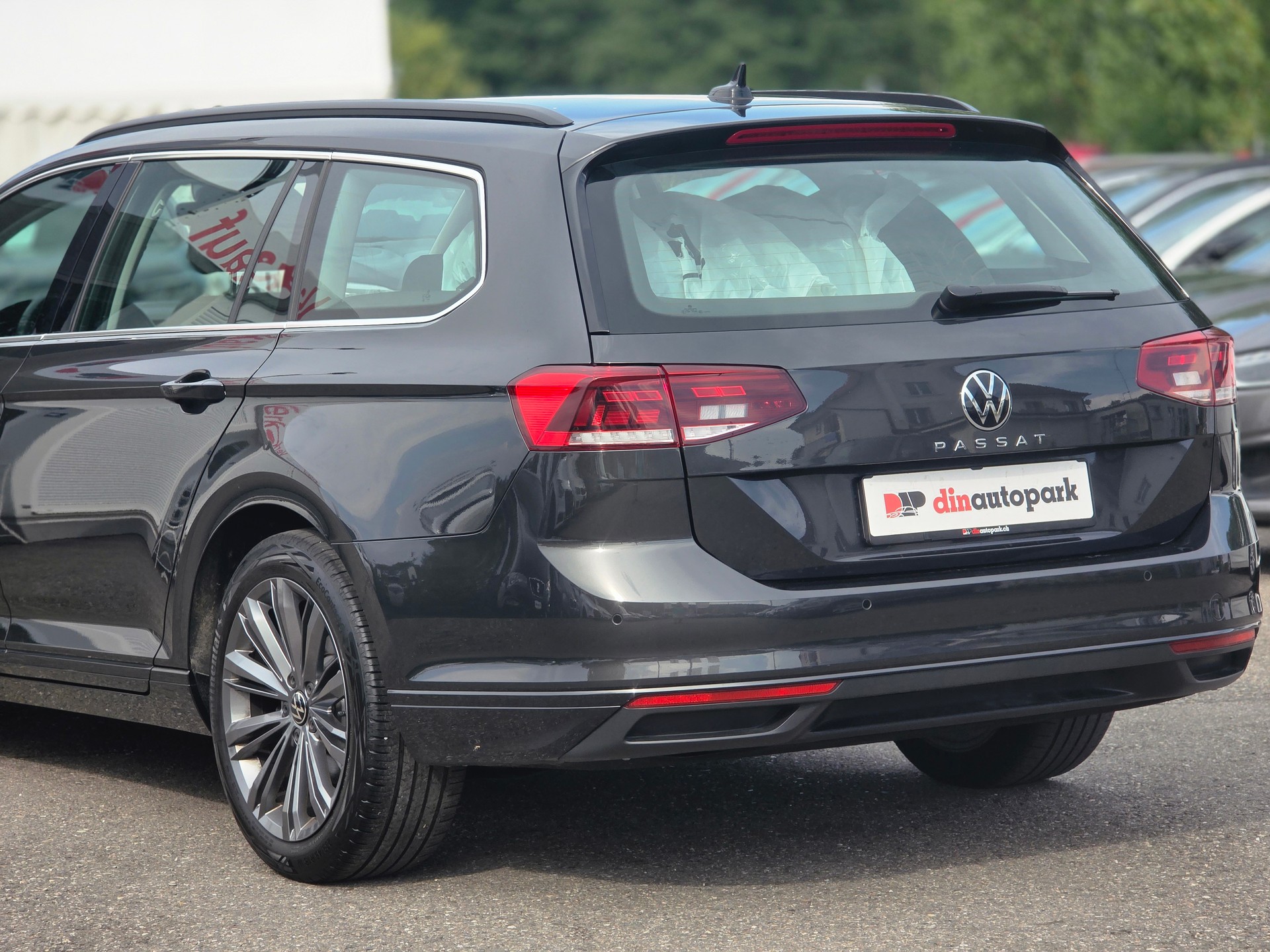 VW Passat 2.0 TDI BMT Business DSG * CH-Fahrzeug *-image-8