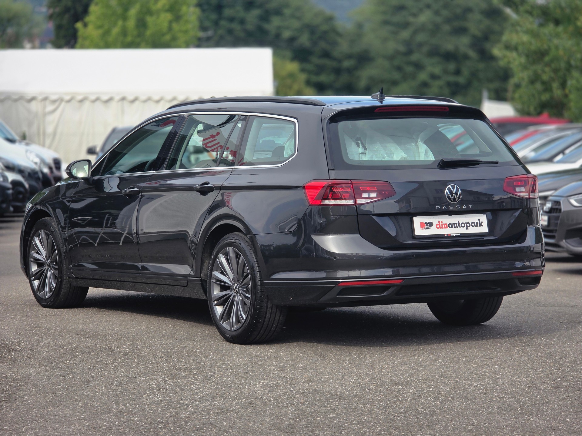 VW Passat 2.0 TDI BMT Business DSG * CH-Fahrzeug *-image-7