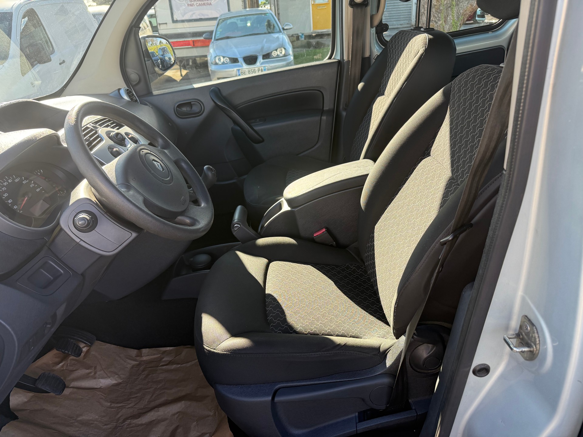 RENAULT Kangoo 1.6 16V Authentique-image-12