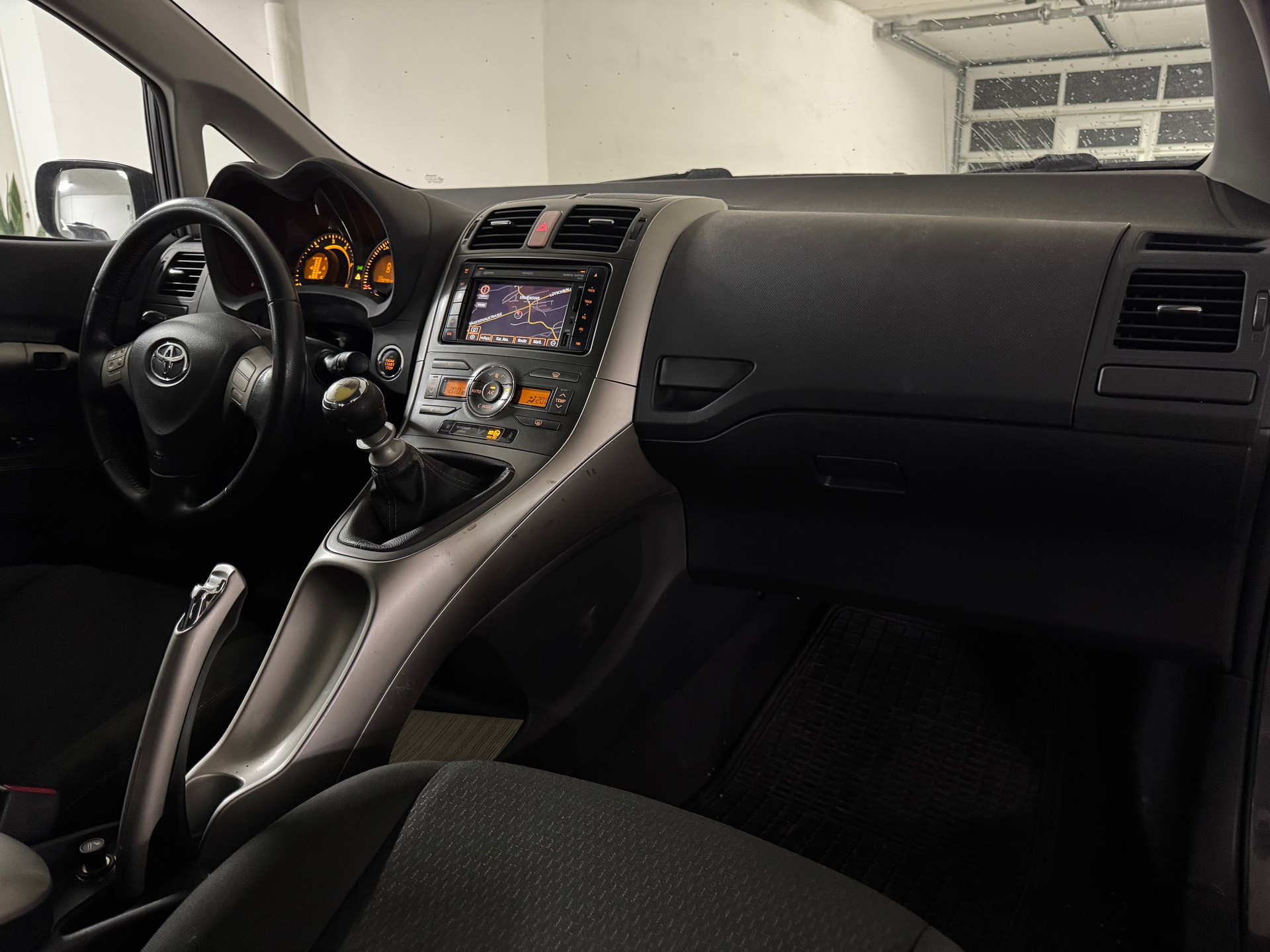 TOYOTA Auris 2.2 D-4D CleanPower Linea Sol Premium-image-10