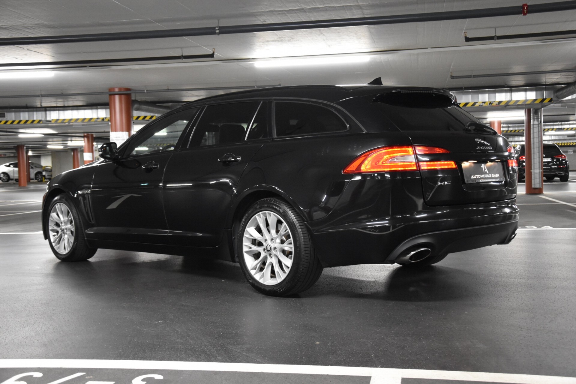 JAGUAR XF Sportbrake 3.0d S V6-image-4