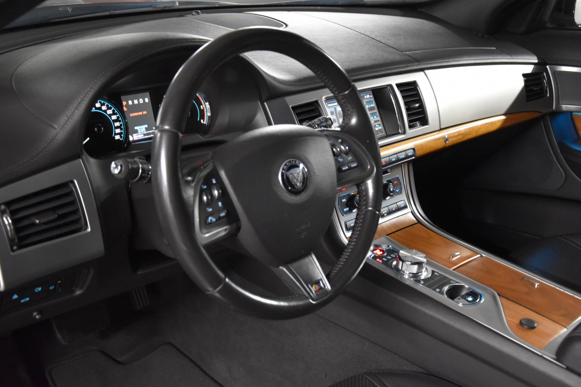 JAGUAR XF Sportbrake 3.0d S V6-image-20