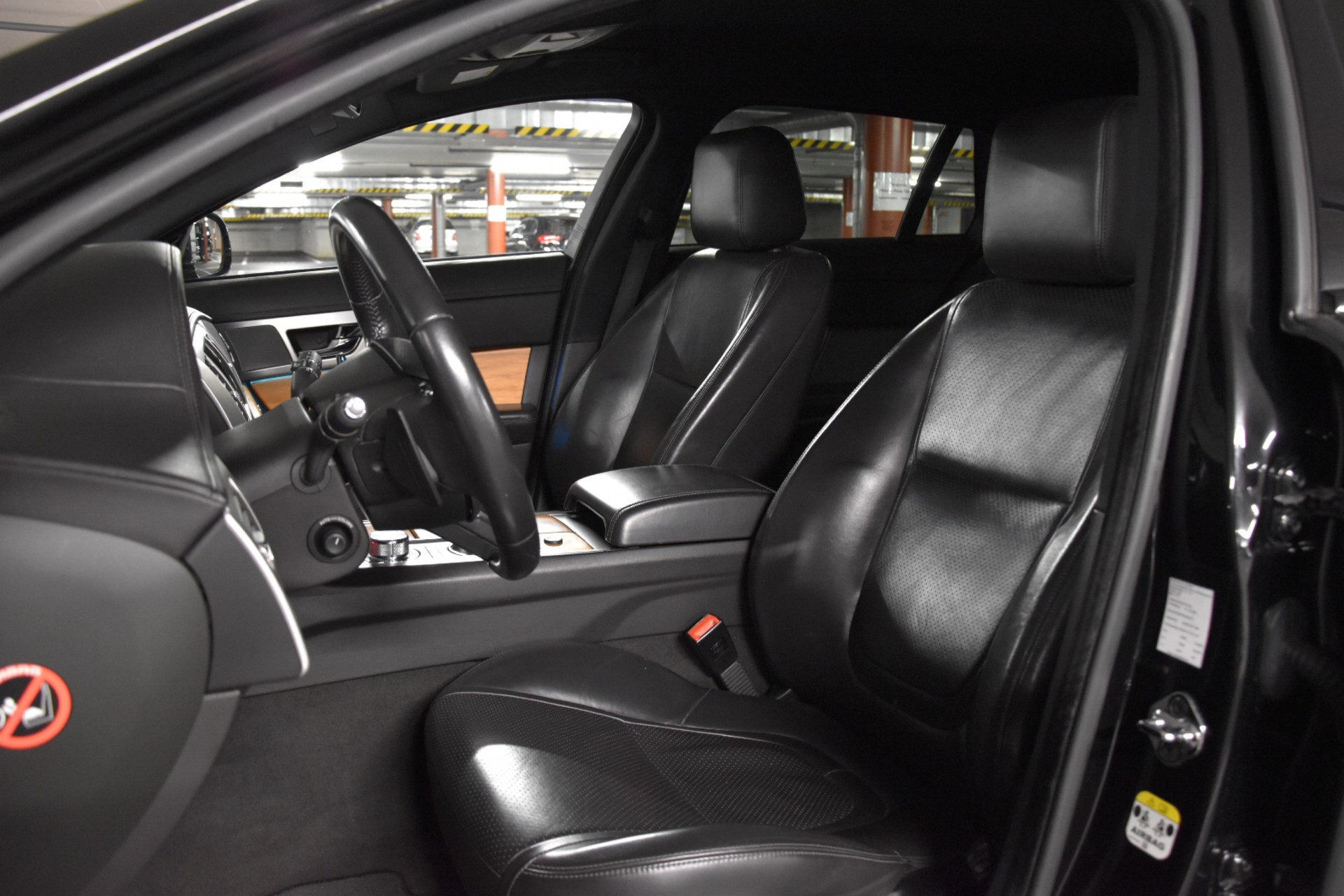 JAGUAR XF Sportbrake 3.0d S V6-image-22