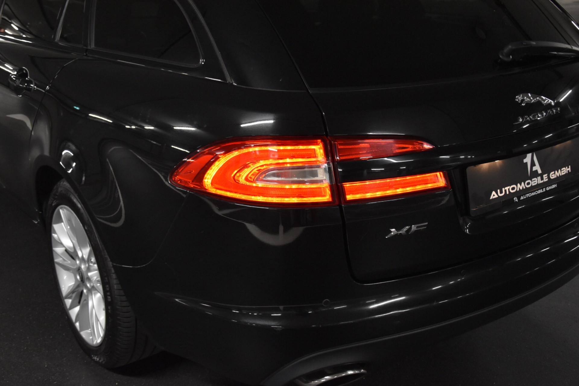 JAGUAR XF Sportbrake 3.0d S V6-image-5