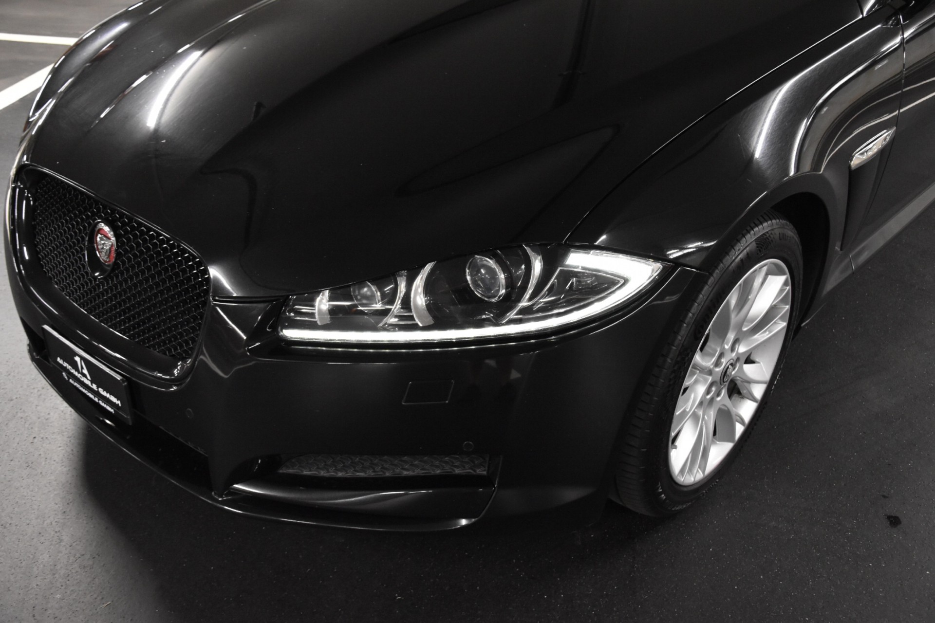 JAGUAR XF Sportbrake 3.0d S V6-image-1