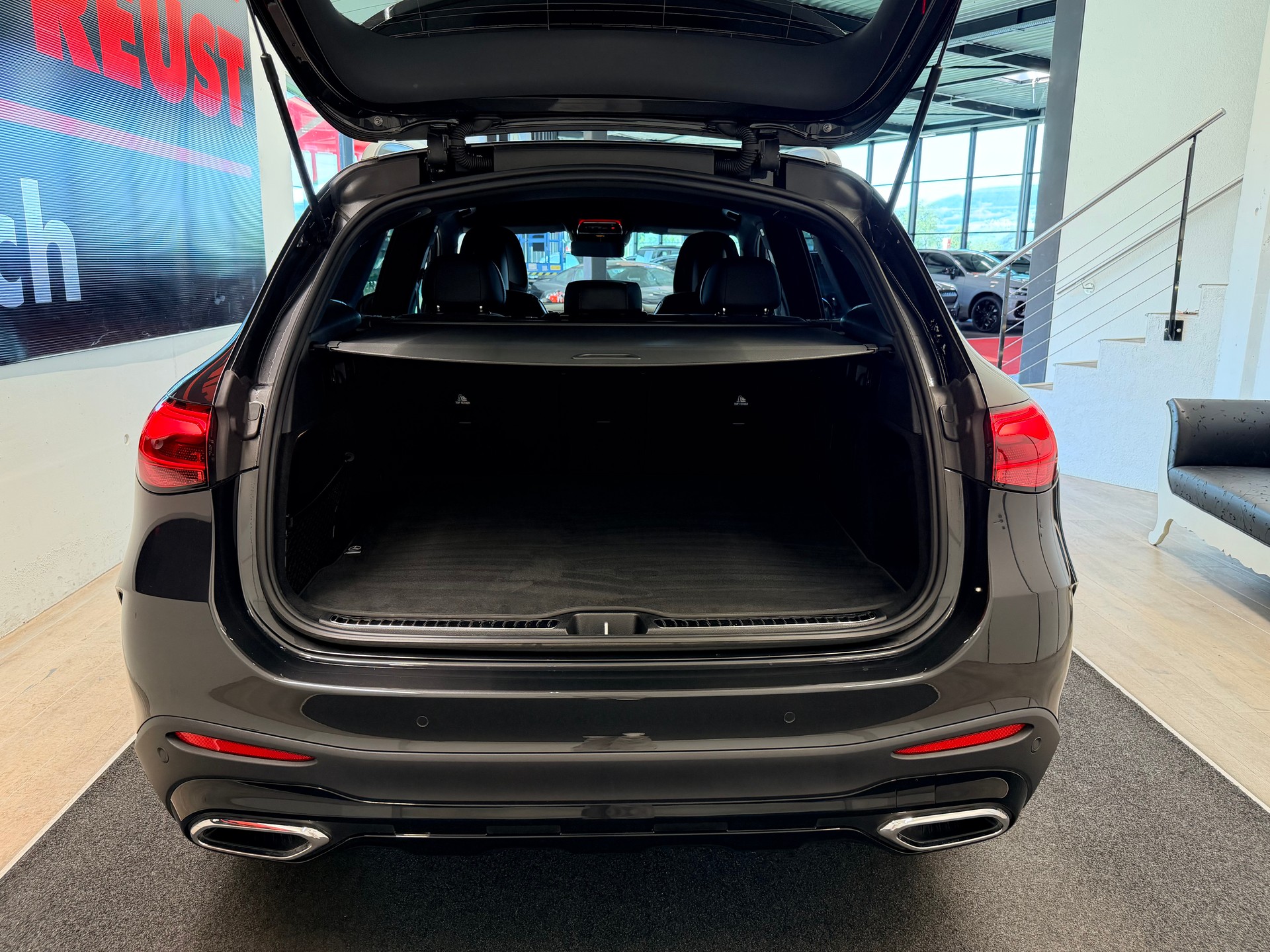 MERCEDES-BENZ GLC 300 d 4Matic 9G-Tronic-image-9