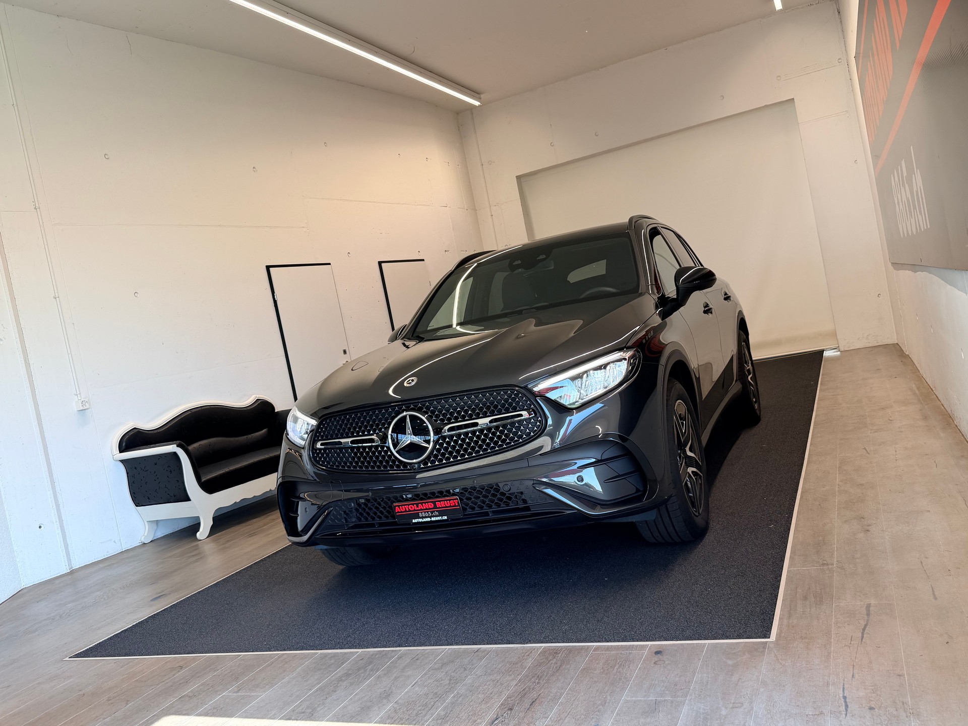 MERCEDES-BENZ GLC 300 d 4Matic 9G-Tronic-image-2