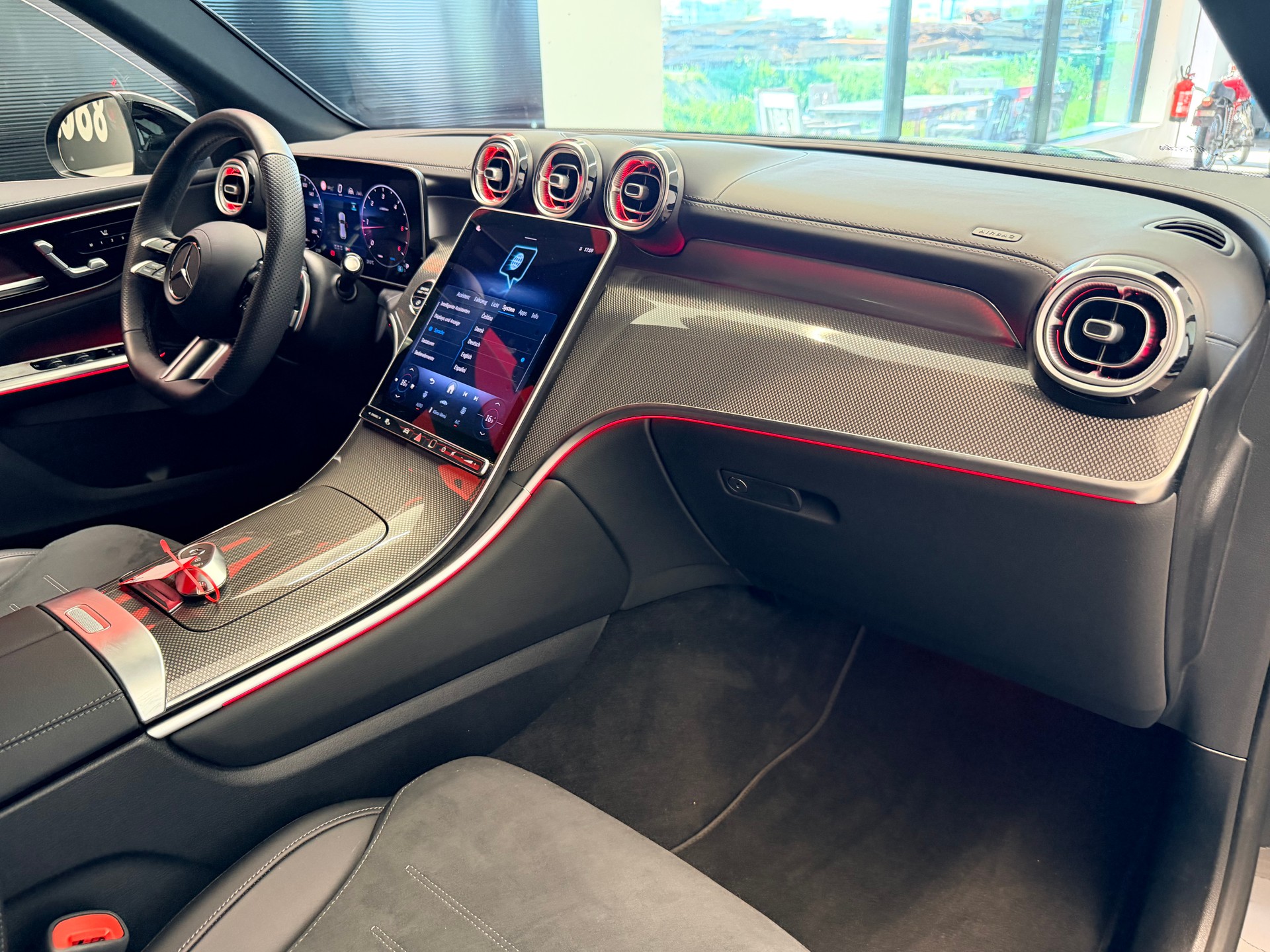 MERCEDES-BENZ GLC 300 d 4Matic 9G-Tronic-image-19