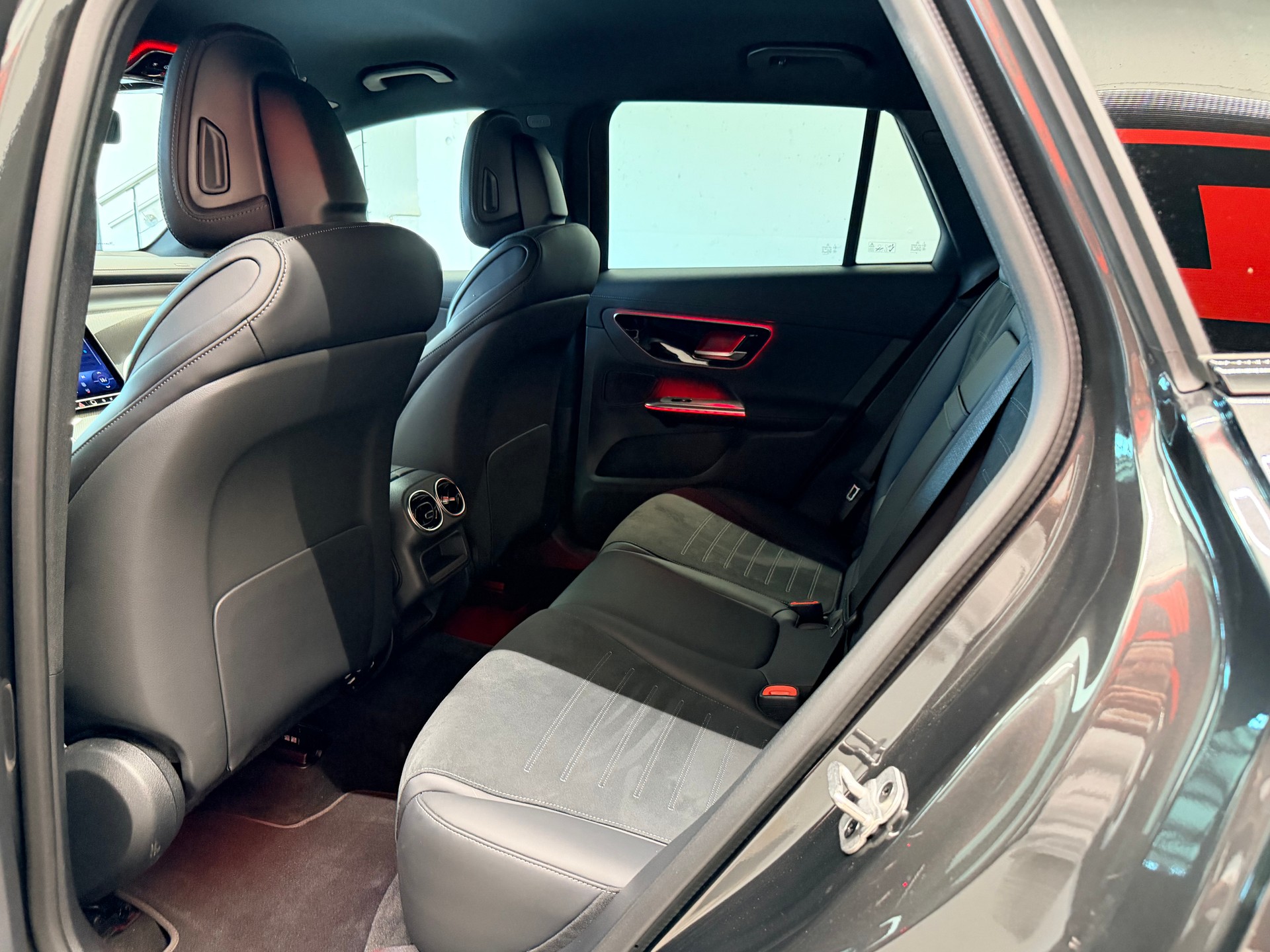 MERCEDES-BENZ GLC 300 d 4Matic 9G-Tronic-image-16