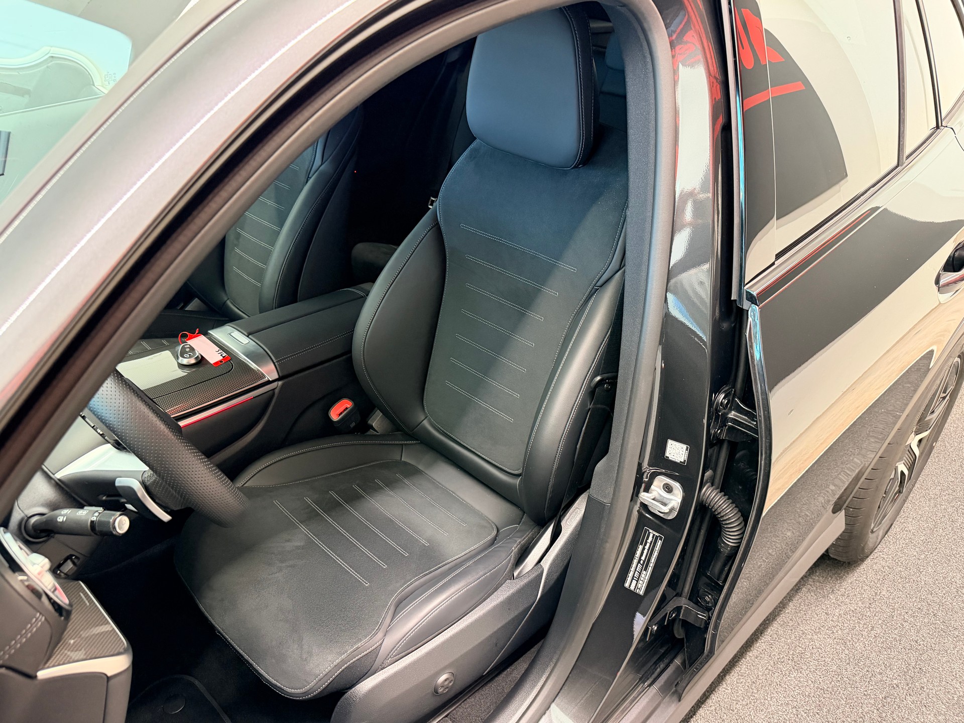 MERCEDES-BENZ GLC 300 d 4Matic 9G-Tronic-image-15