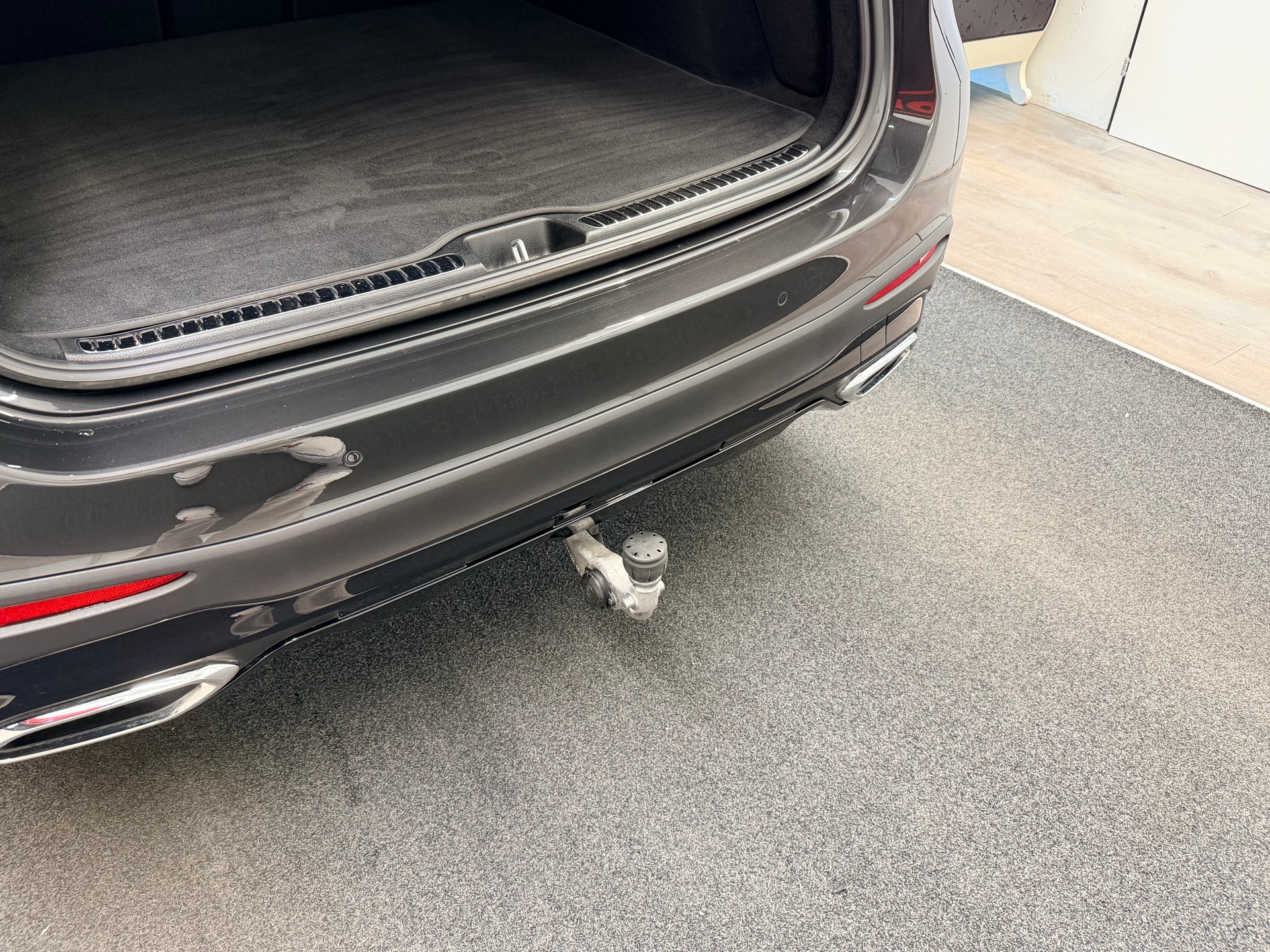 MERCEDES-BENZ GLC 300 d 4Matic 9G-Tronic-image-10