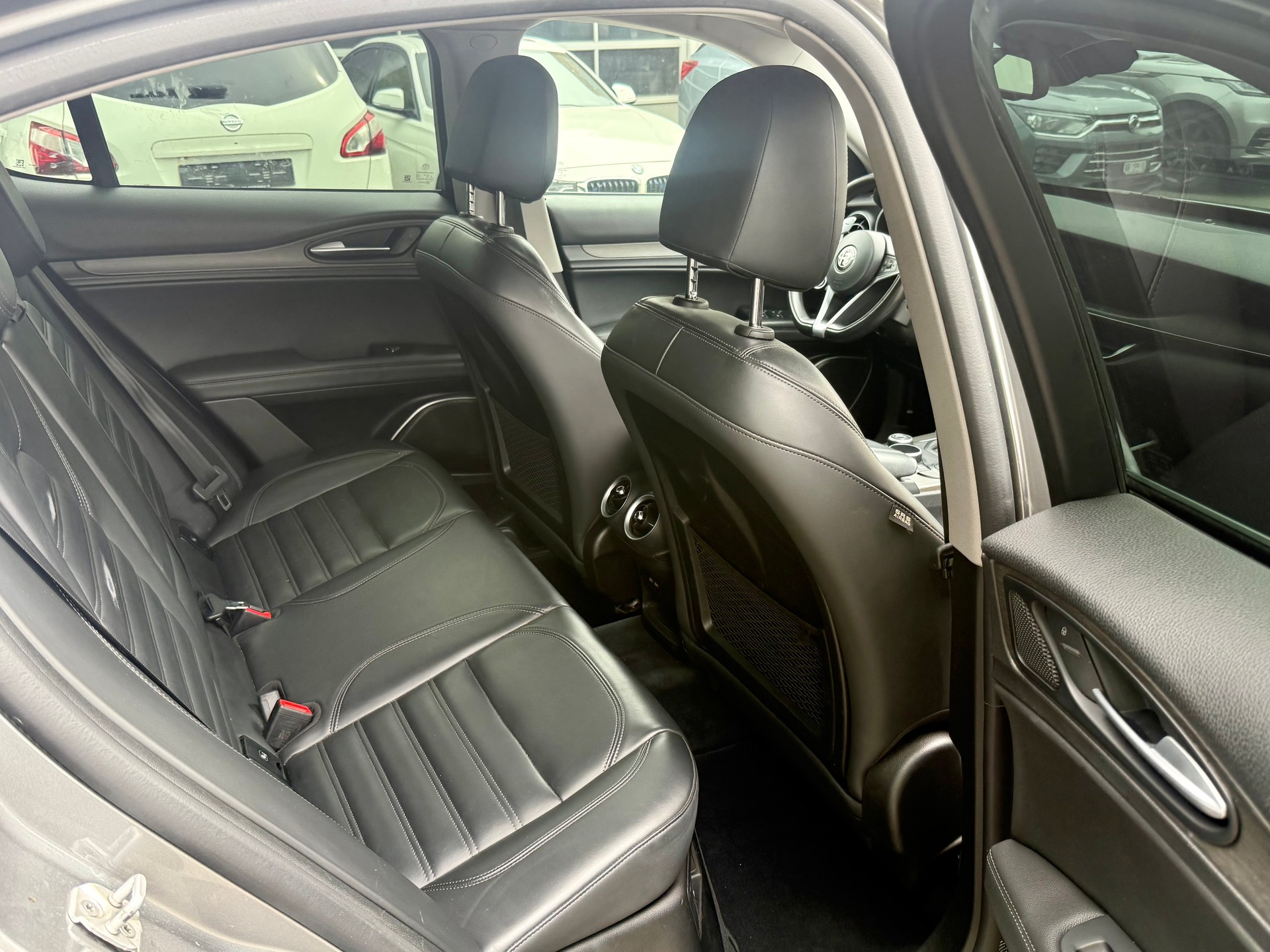 ALFA ROMEO Stelvio 2.2 JTDM Executive Q4 Automatic-image-9