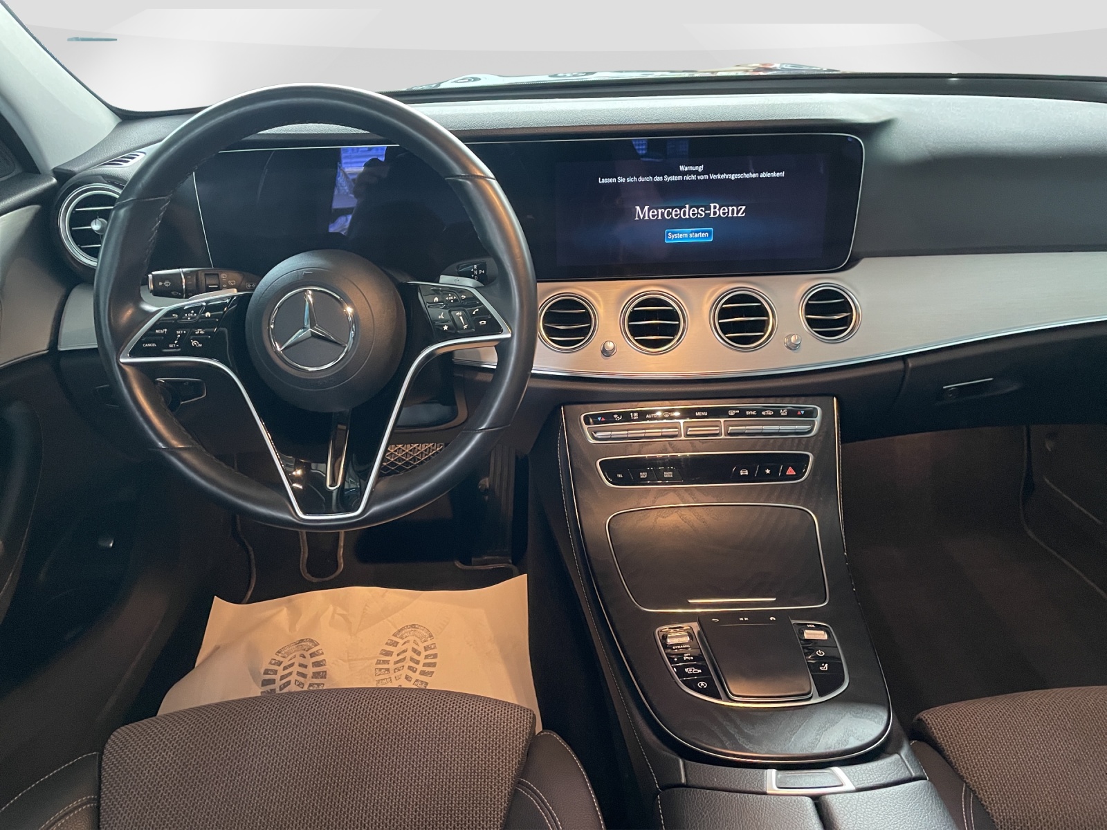 MERCEDES-BENZ E 220 d Avantgarde 4matic Kombi-image-7