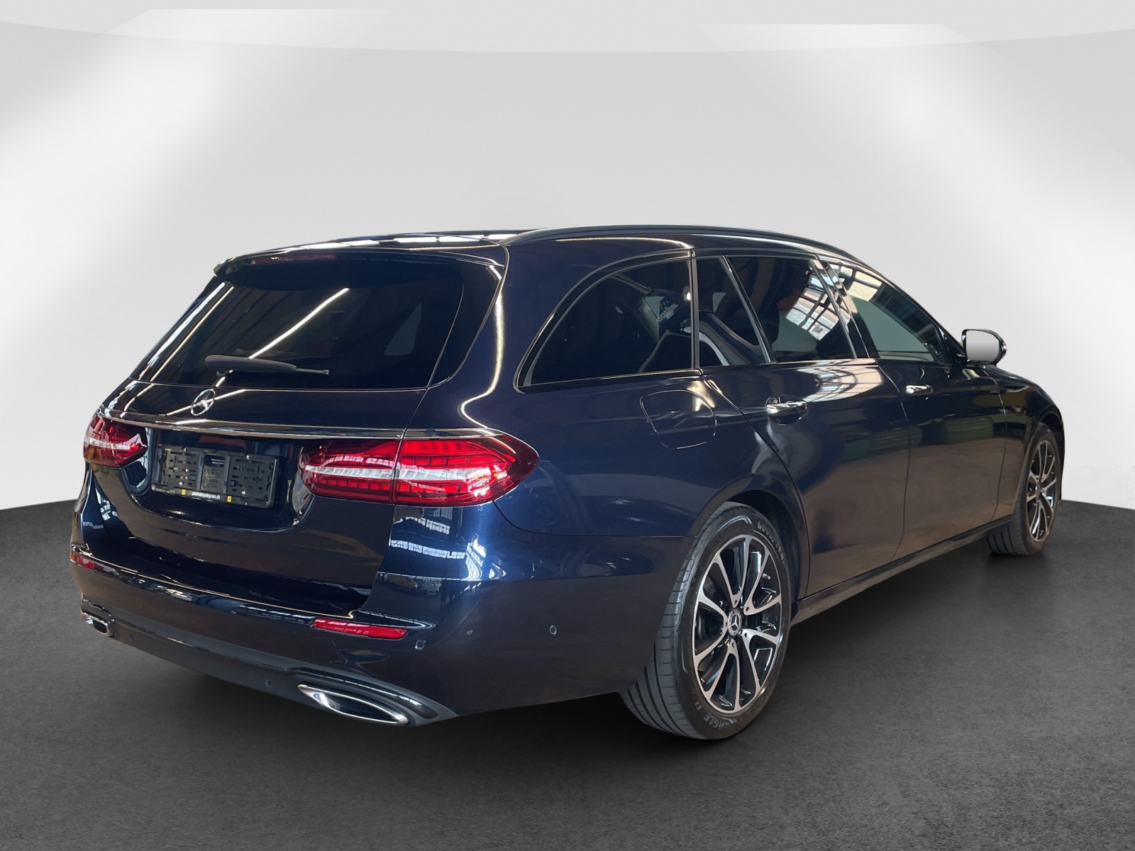 MERCEDES-BENZ E 220 d Avantgarde 4matic Kombi-image-5