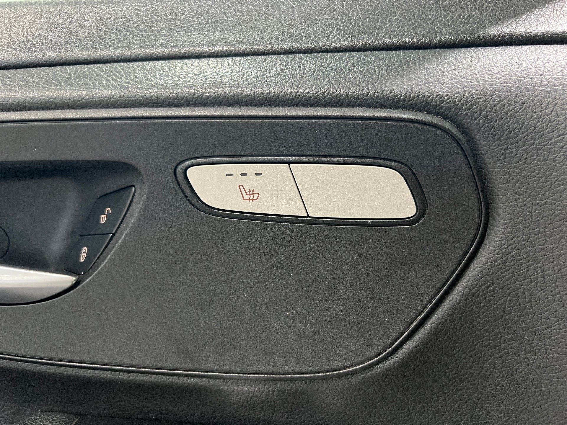 MERCEDES-BENZ V 300 d lang 4Matic 9G-Tronic**6-Plätzer,Anhängerkupplung,360 Kamera**-image-11