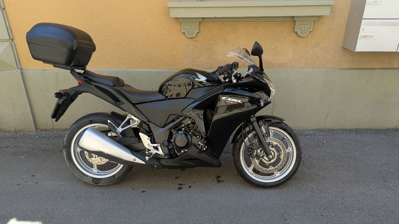 HONDA CBR 250 RA-image-1