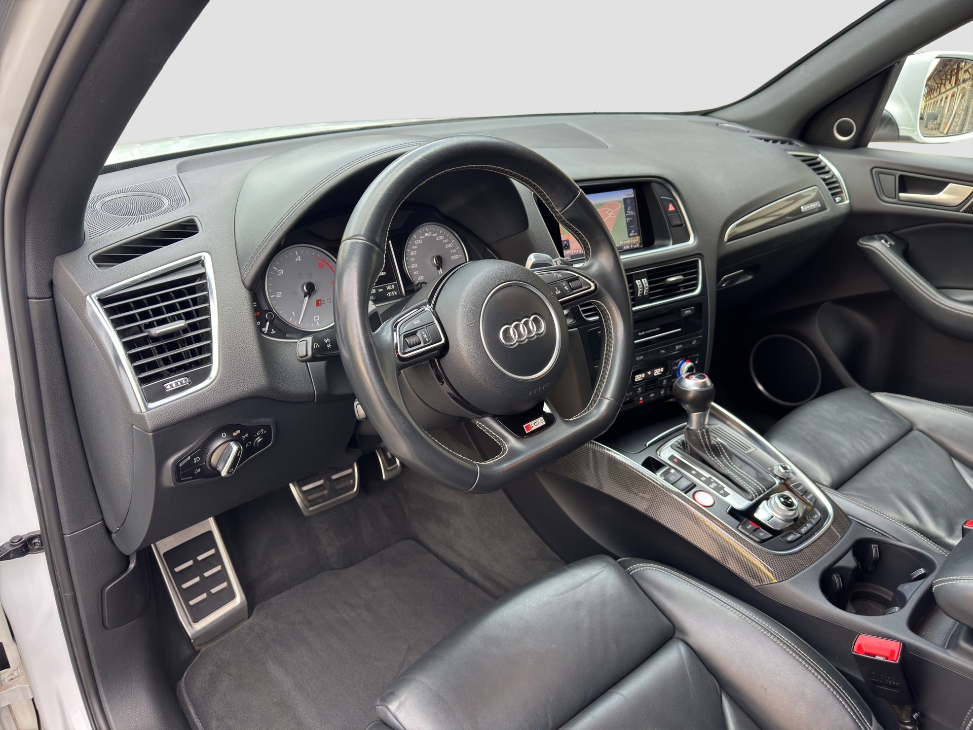 AUDI SQ5 3.0 TDI quattro tiptronic-image-8