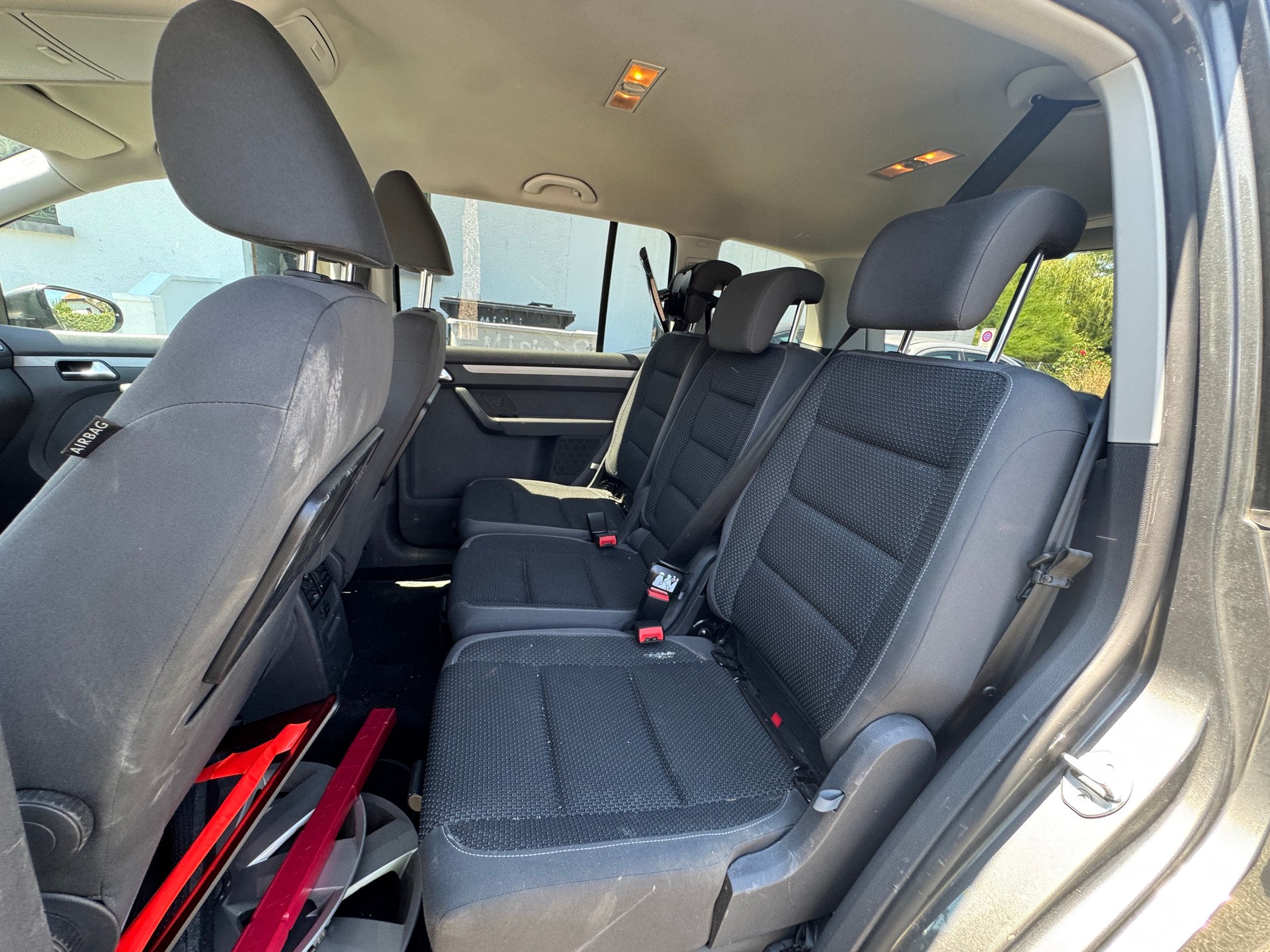 VW Touran 2.0 TDI Comfortline-image-8