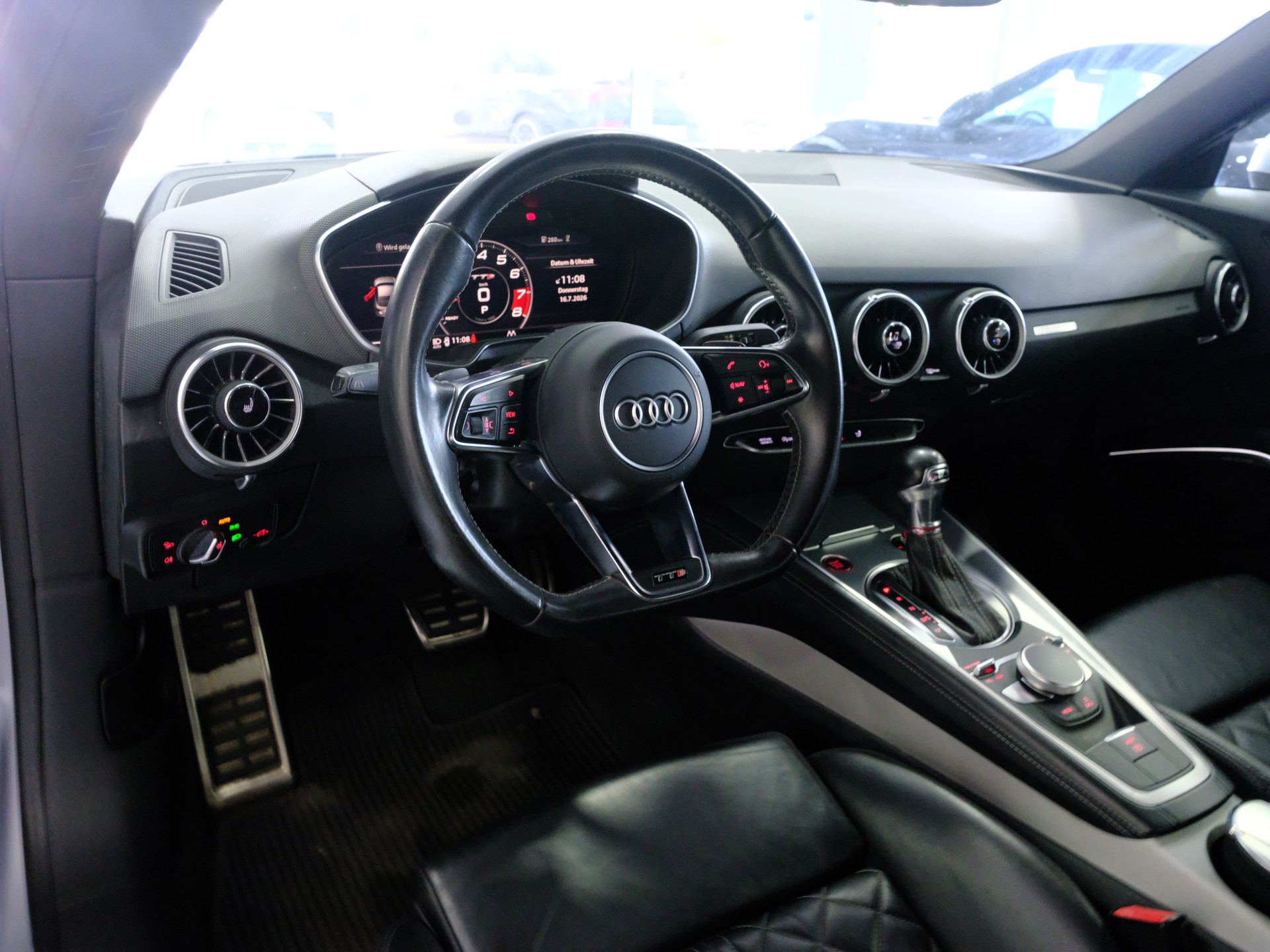 AUDI TTS Coupé 2.0 TFSI quattro-image-8