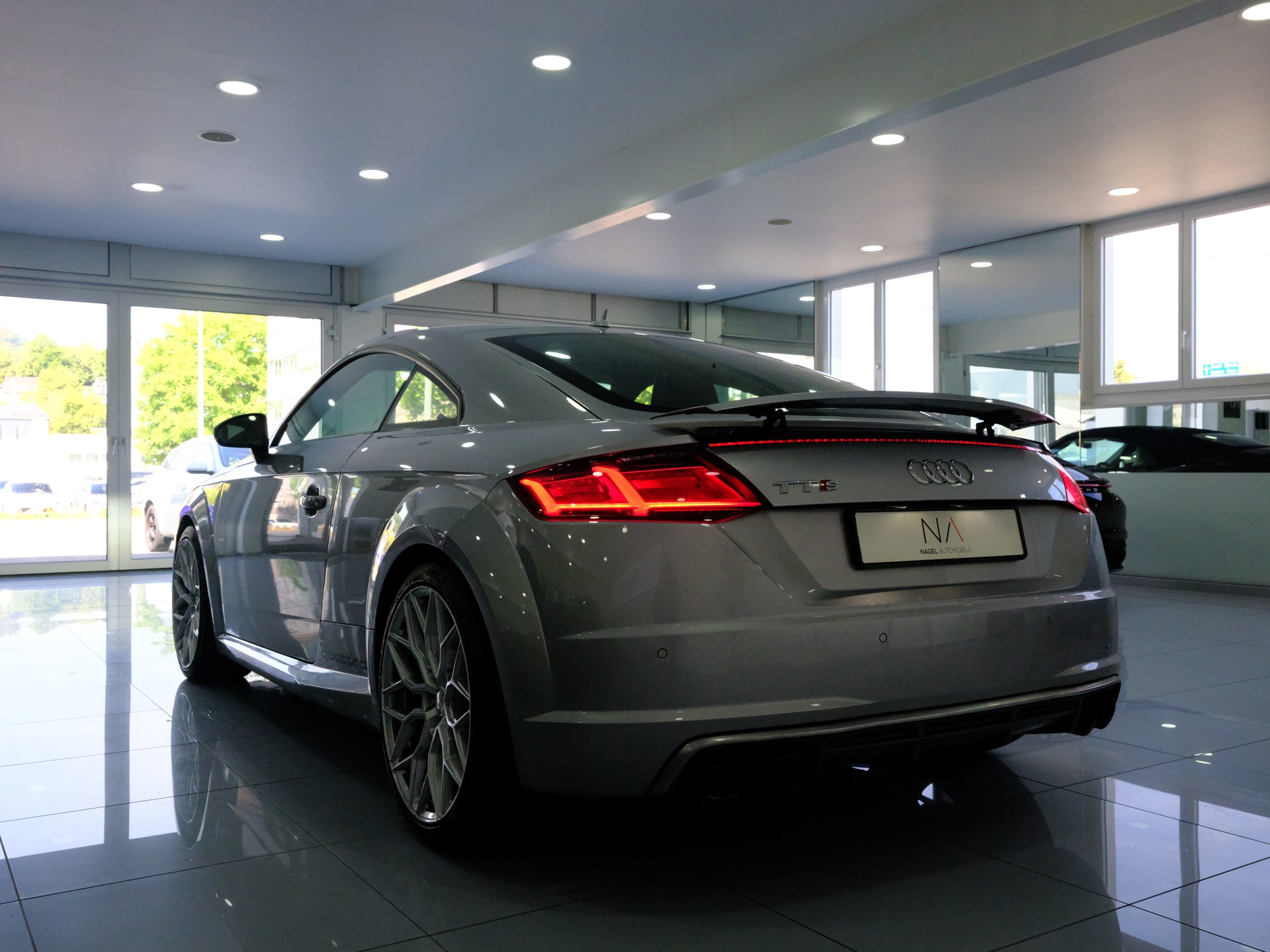 AUDI TTS Coupé 2.0 TFSI quattro-image-4