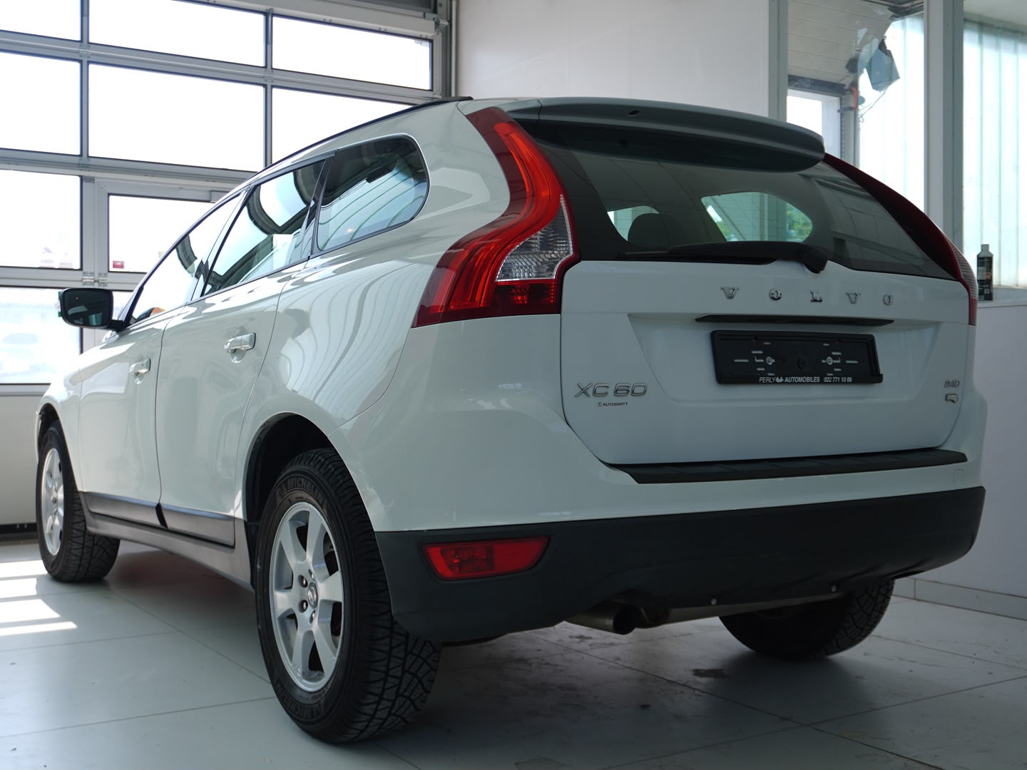 VOLVO XC60 2.4D-image-1