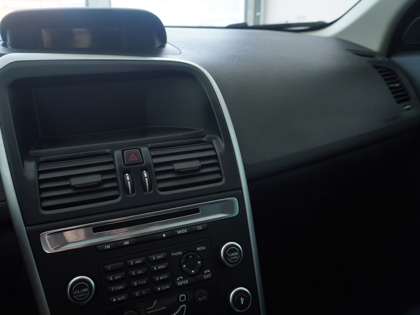 VOLVO XC60 2.4D-image-6
