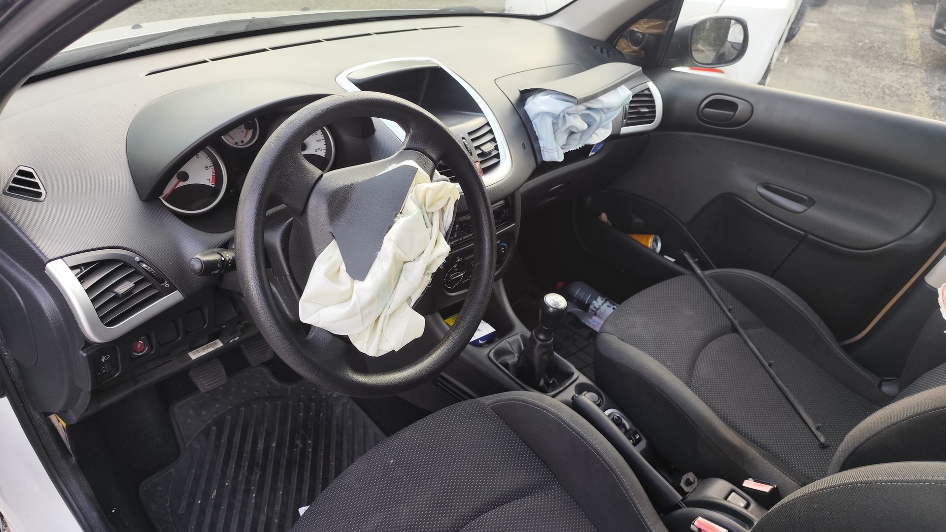 PEUGEOT 206+ 1.4 Trendy-image-6