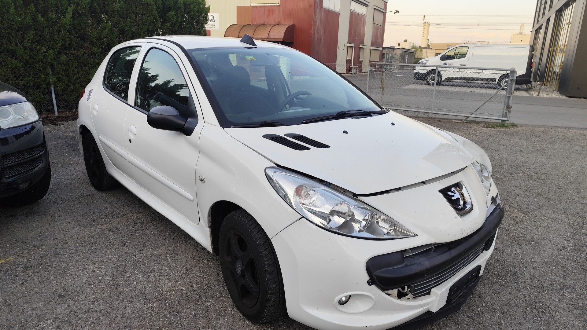 PEUGEOT 206+ 1.4 Trendy-image-1