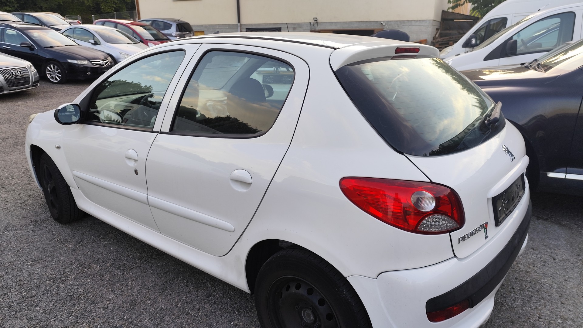 PEUGEOT 206+ 1.4 Trendy-image-5
