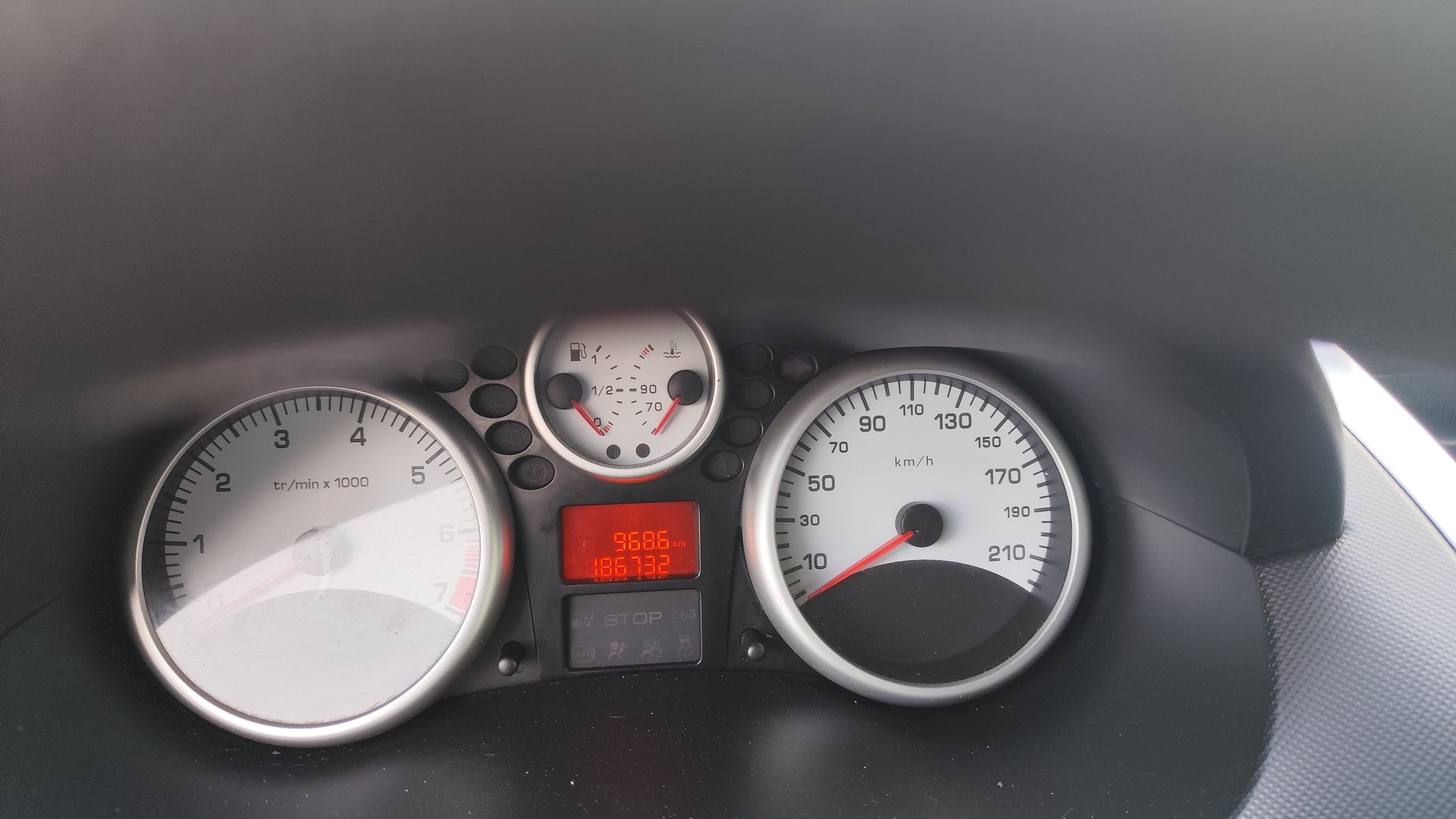 PEUGEOT 206+ 1.4 Trendy-image-7