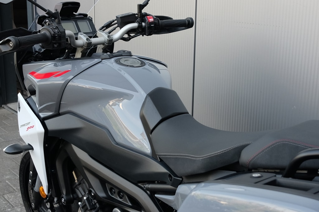 YAMAHA MT-09 ABS Tracer-showroom-element-3