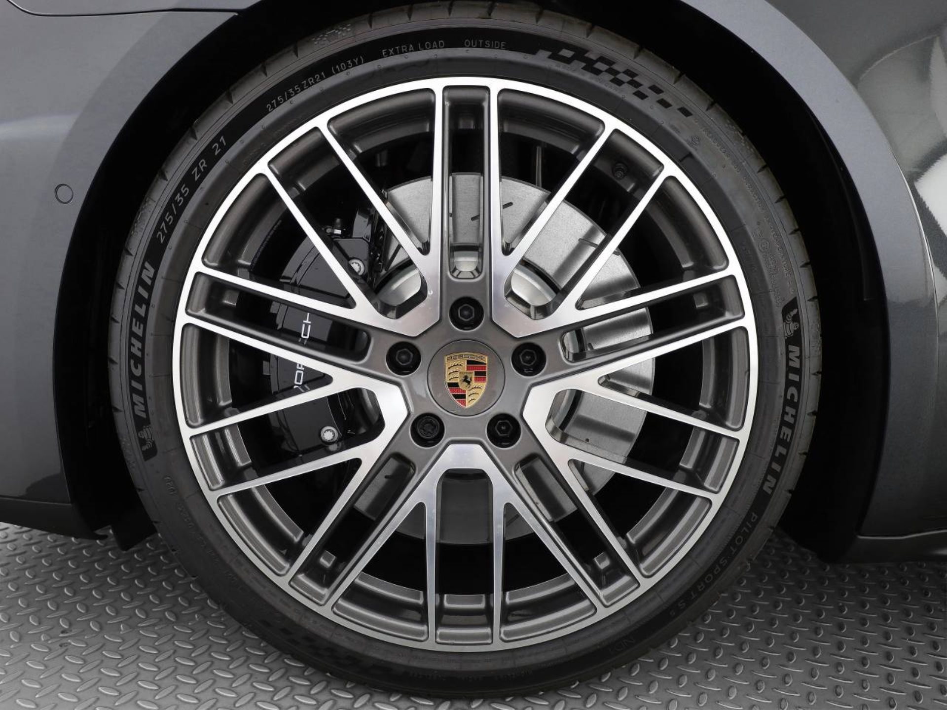 PORSCHE Panamera 4S E-Hybrid-image-6