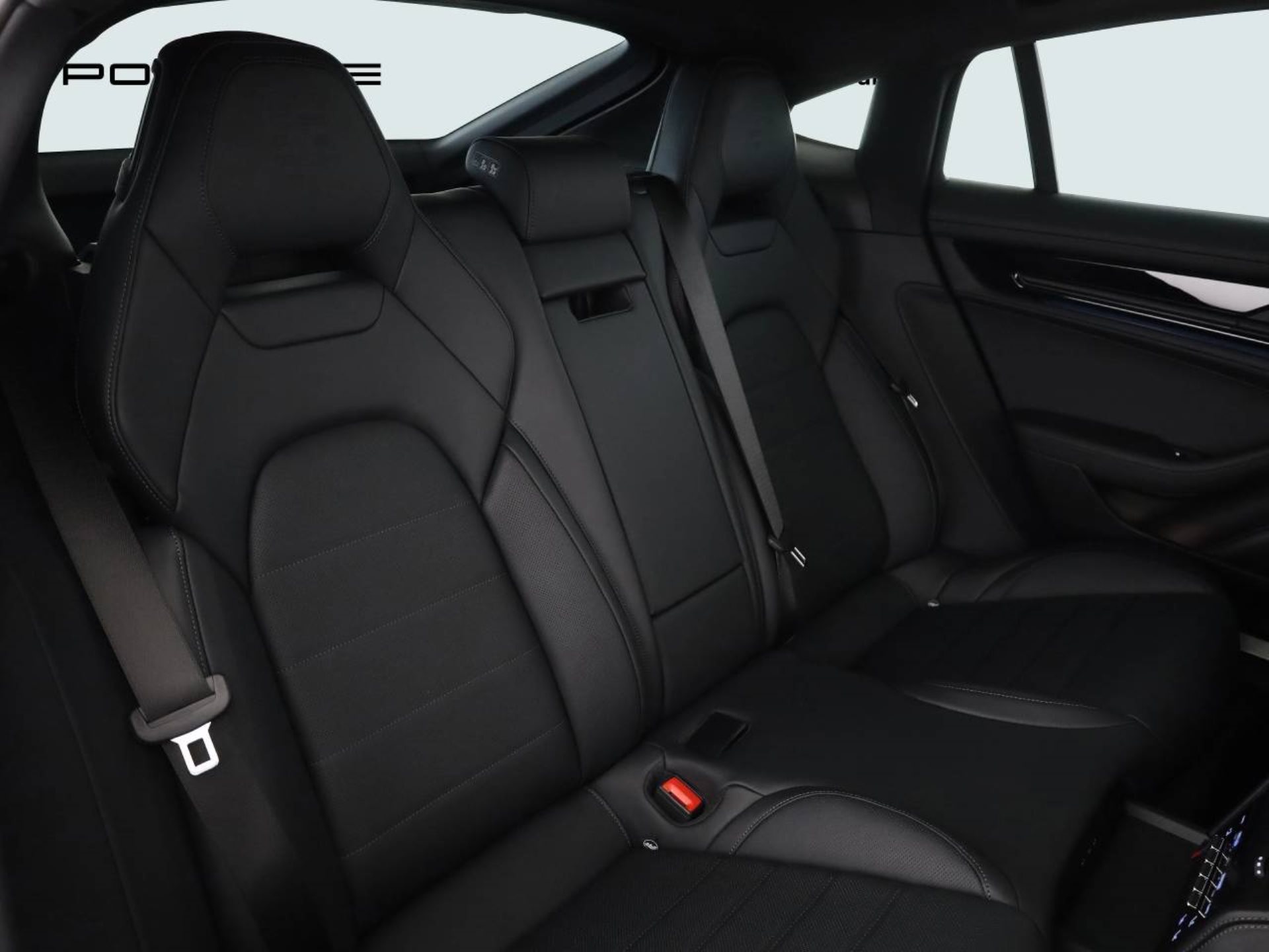 PORSCHE Panamera 4S E-Hybrid-image-10