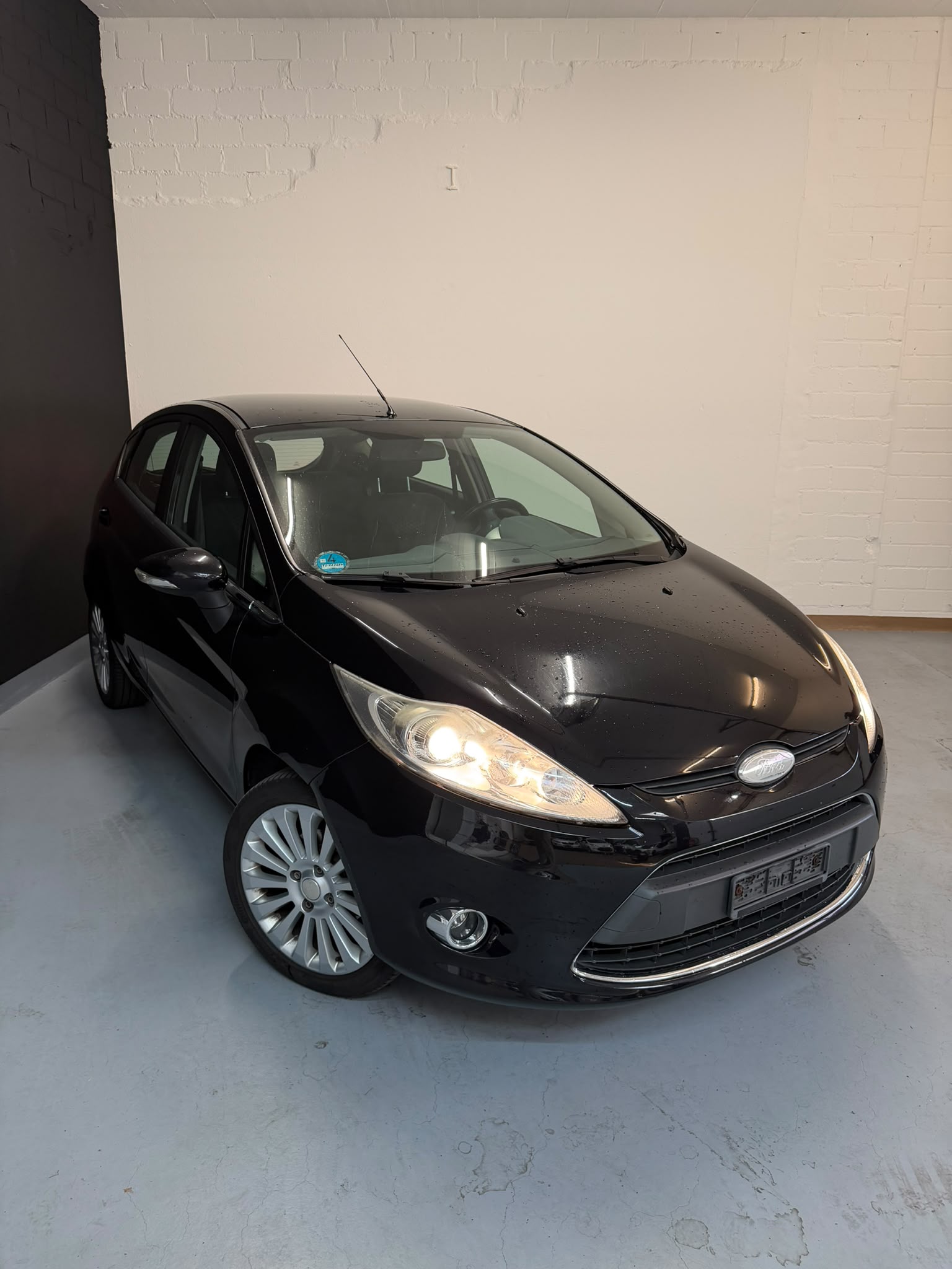 FORD Fiesta 1.4 16V Trend ***CH-Fahrzeug***-image-0