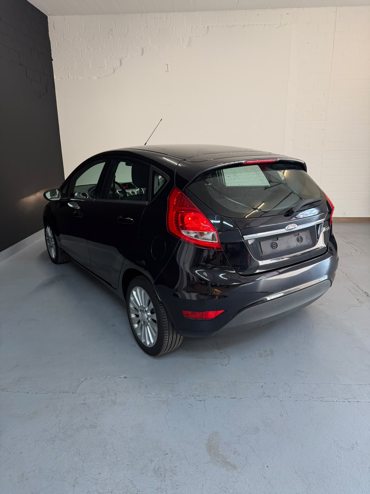 FORD Fiesta 1.4 16V Trend ***CH-Fahrzeug***-image-3